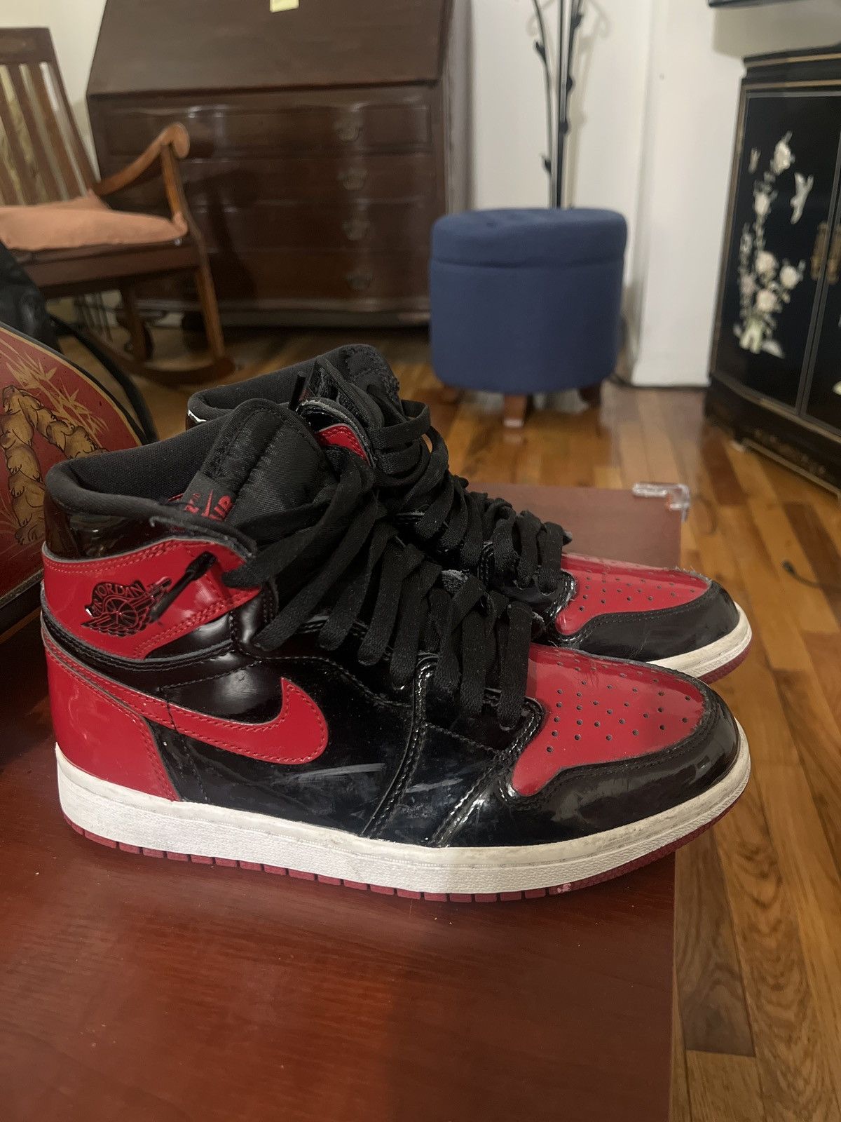 Jordan Brand Air Jordan 1 Retro High OG ‘Patent Bred’ Size US 7 / EU 40 - 2 Thumbnail