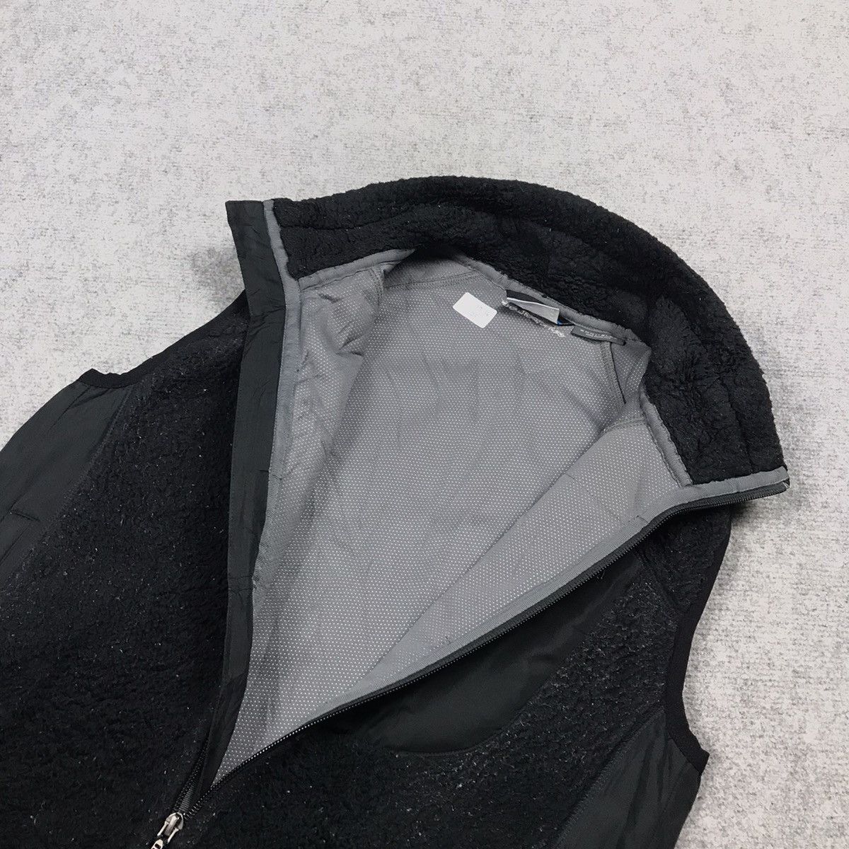 Columbia Colombia black vest Size US M / EU 48-50 / 2 - 9 Thumbnail