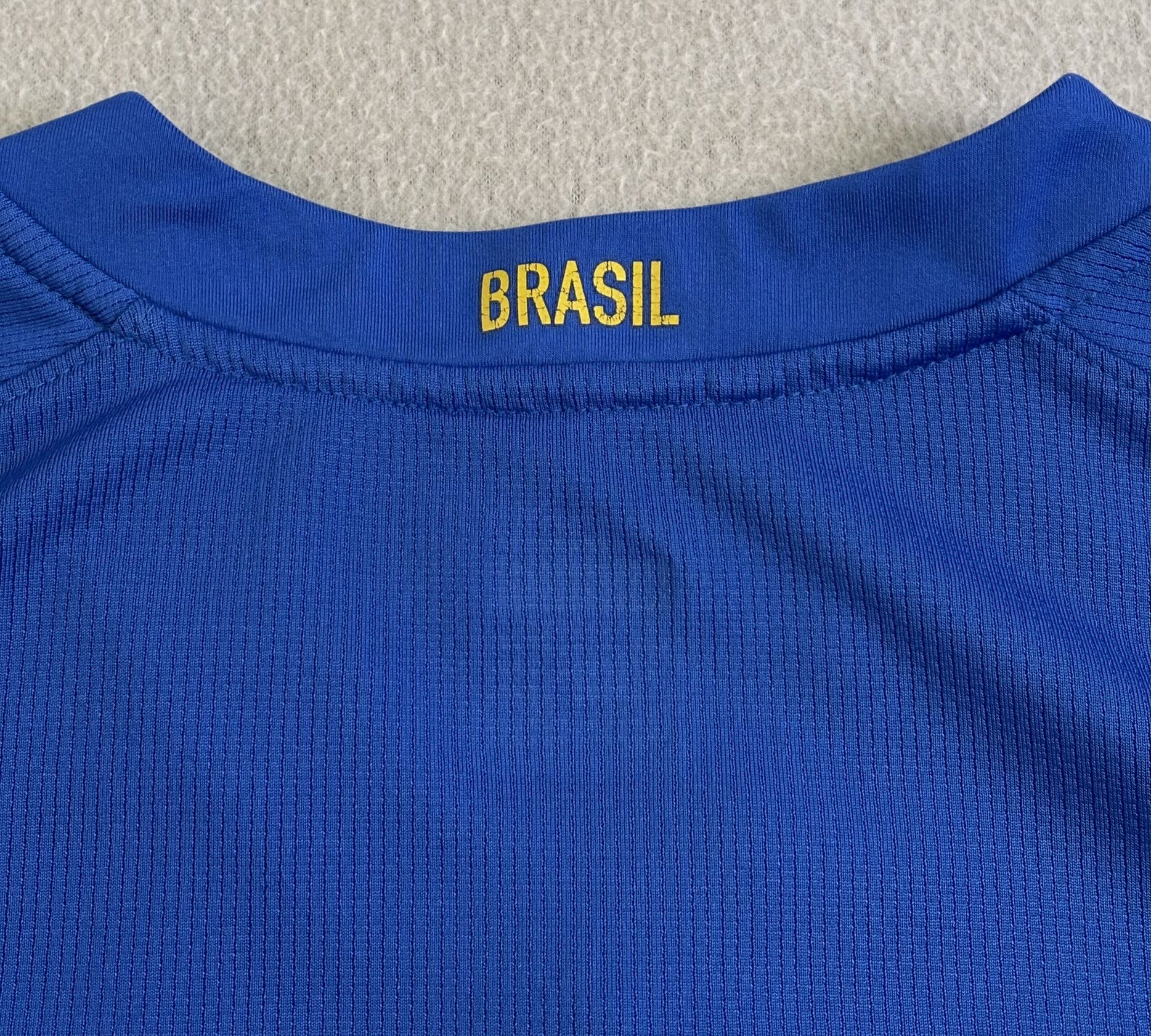 Nike Brazil 2008 Away Nike Football Jersey Large Size US L / EU 52-54 / 3 - 17 Thumbnail