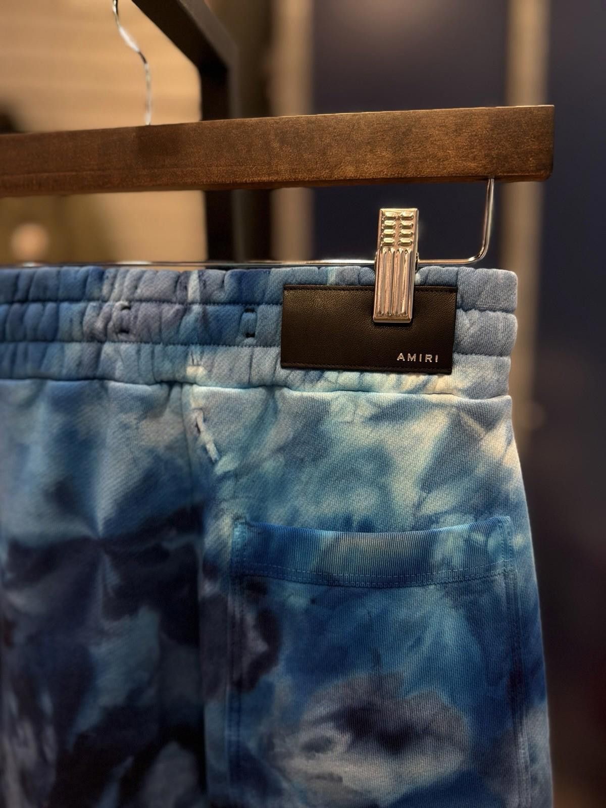 Amiri AMIRI TIE DYE MA SWEATSHORTS S22MJL025 SIZE (XS) New Blue Size US 28 / EU 44 - 9 Thumbnail