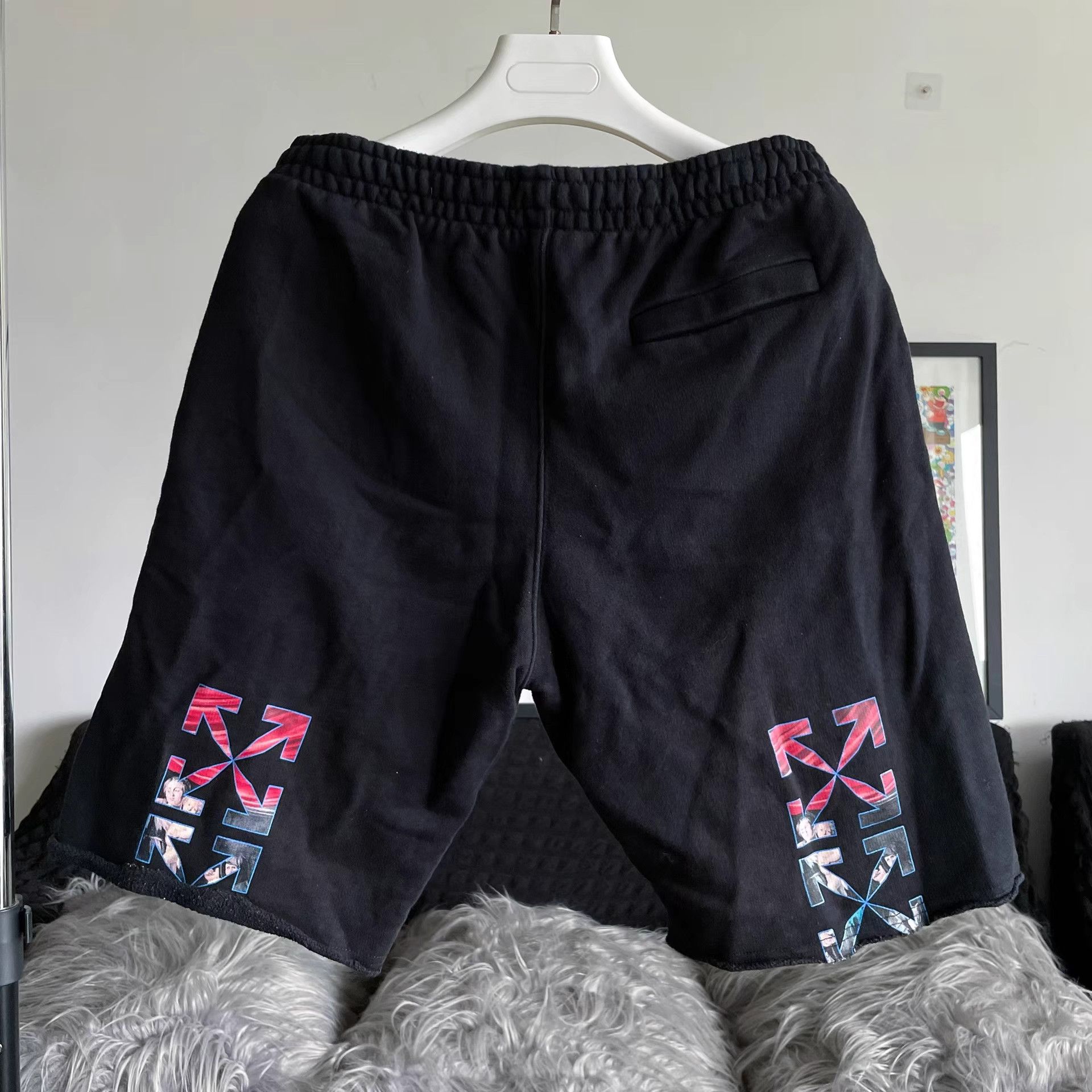 Off-White Off-White Religious Arrow Shorts Size US 35 - 2 Thumbnail