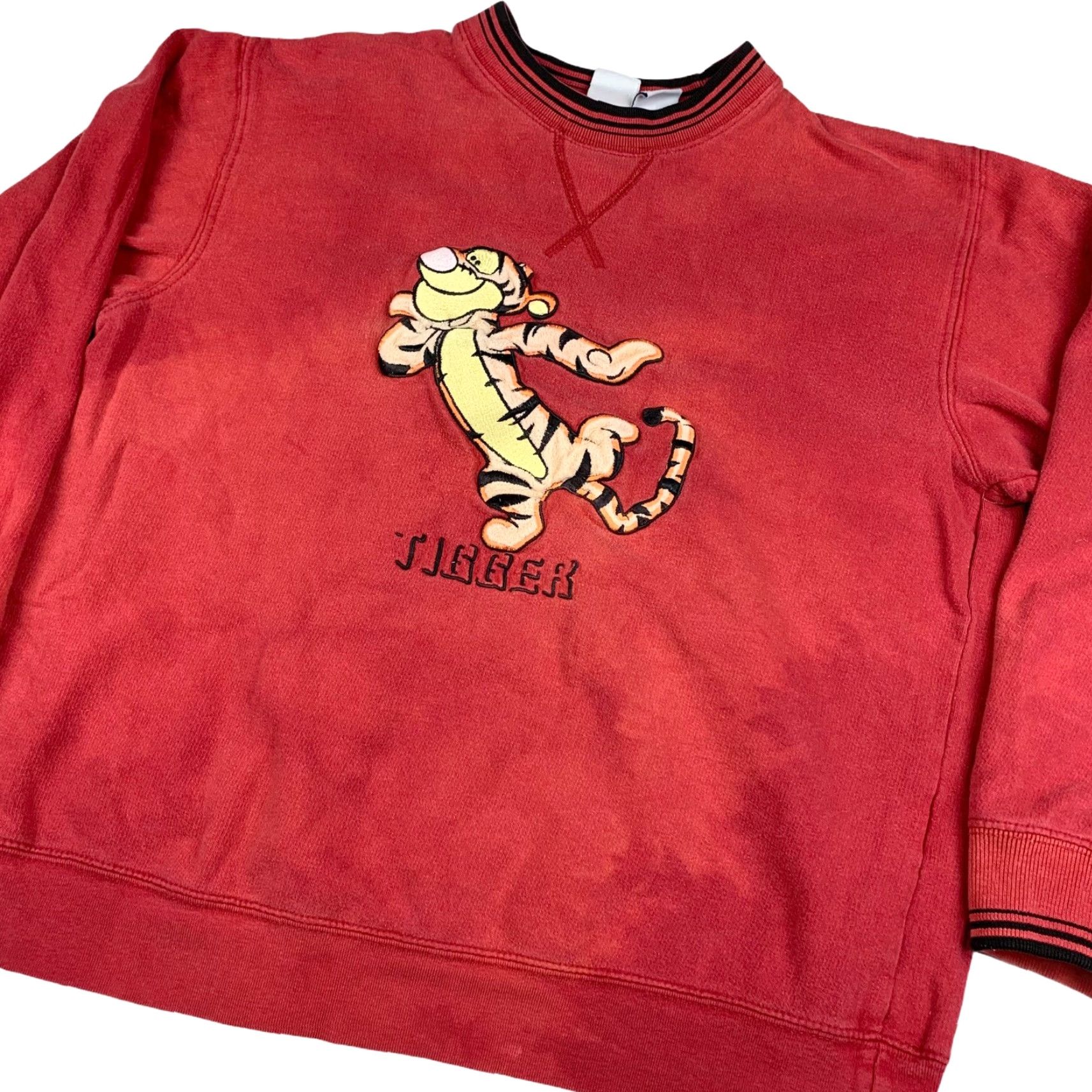 Disney Disney Tigger Sweatshirt Womens M Red Embroidered 90s Pullover Crew Neck Long Sleeve Sweatshirt Victorian? Size M / US 6-8 / IT 42-44 - 2 Thumbnail