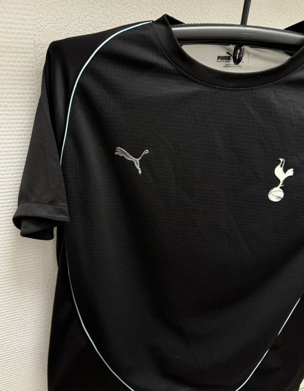 Puma Tottenham Hotspurs puma soccer jersey L sz black Size US L / EU 52-54 / 3 - 2 Thumbnail