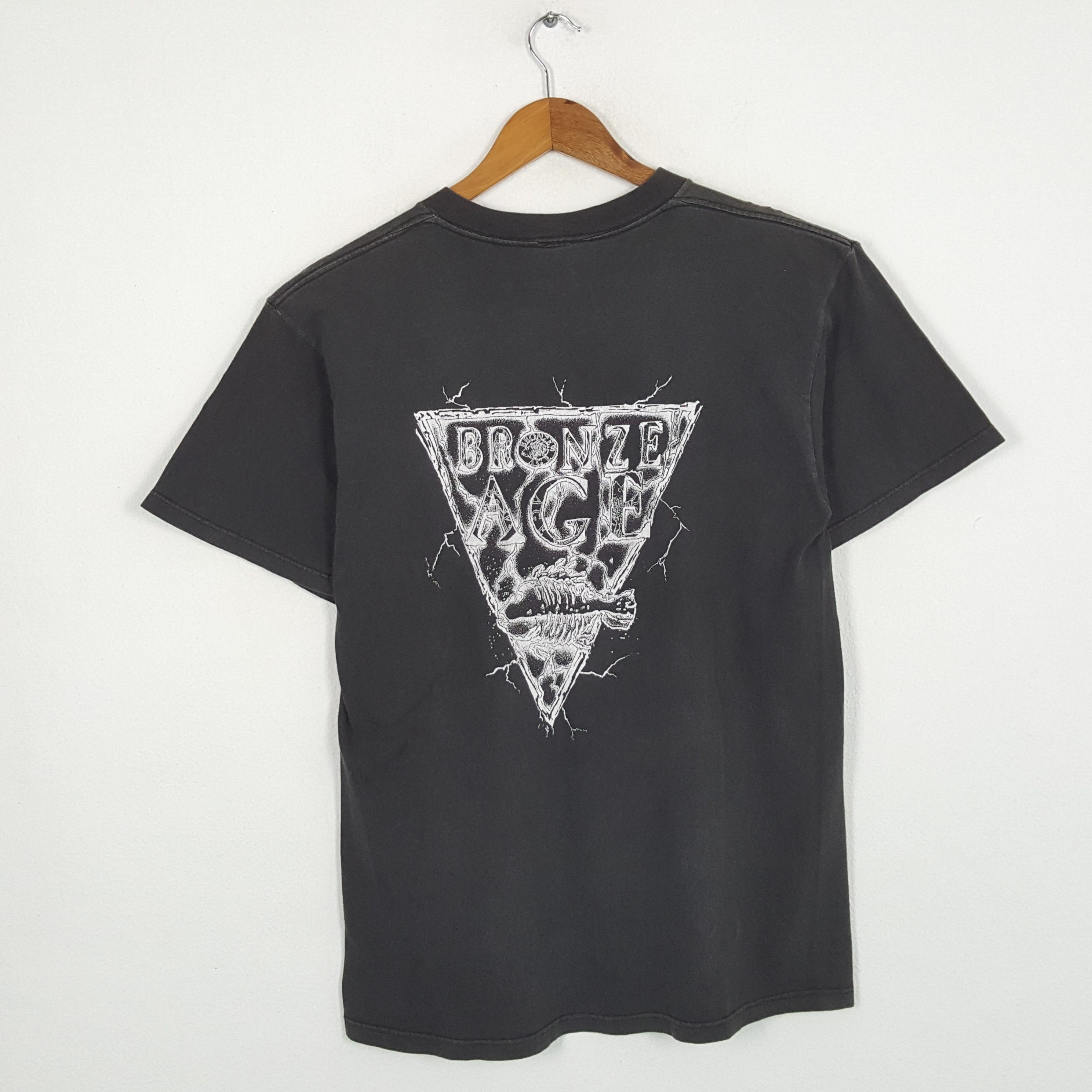 Vintage 90's BRONZE AGE Surfing Style Streetwear T-Shirts