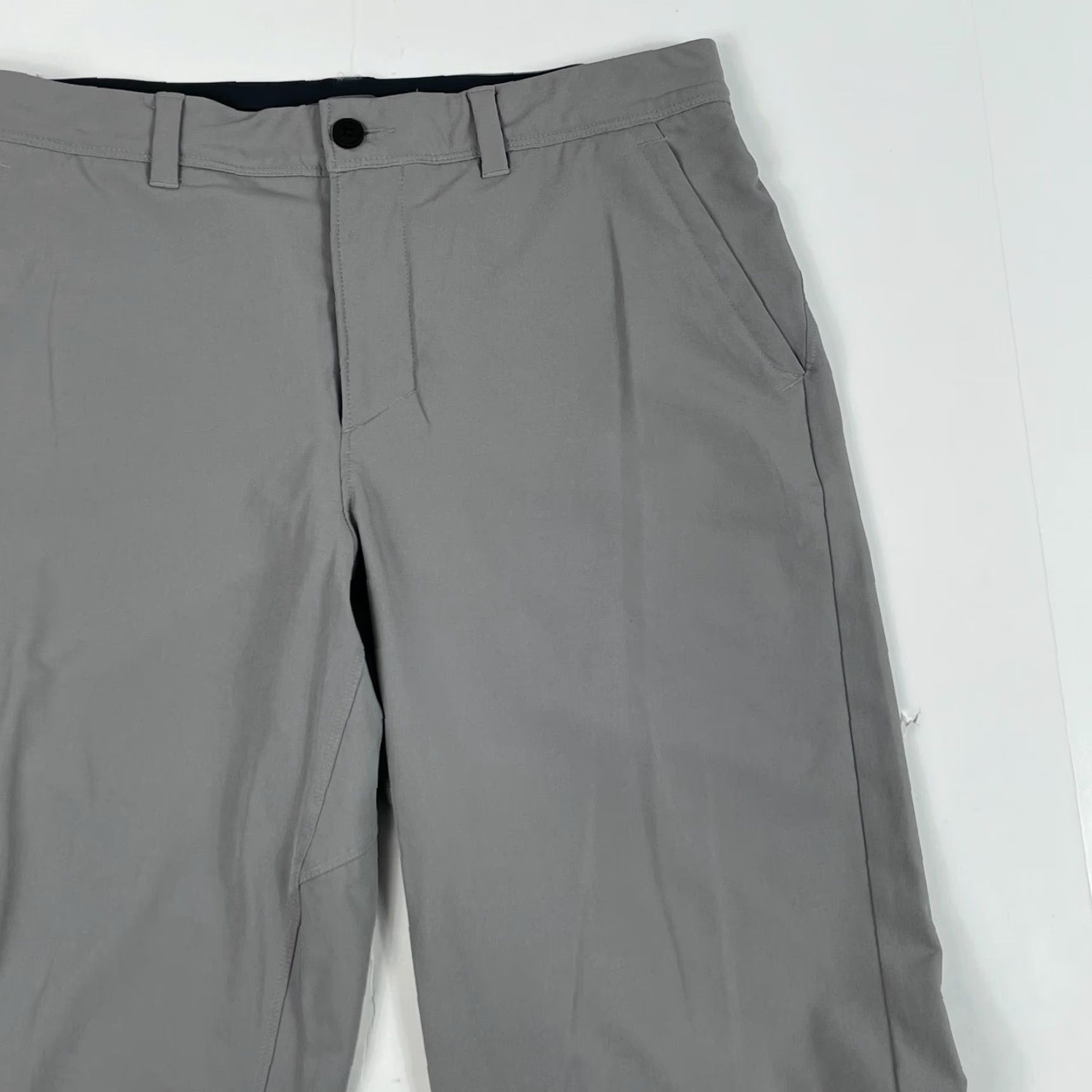 Vintage VRST Pants Mens 32 x 29 Gray Golf Tapered Leg Stretch Technical Preppy Dress Pants Size US 32 / EU 48 - 3 Thumbnail