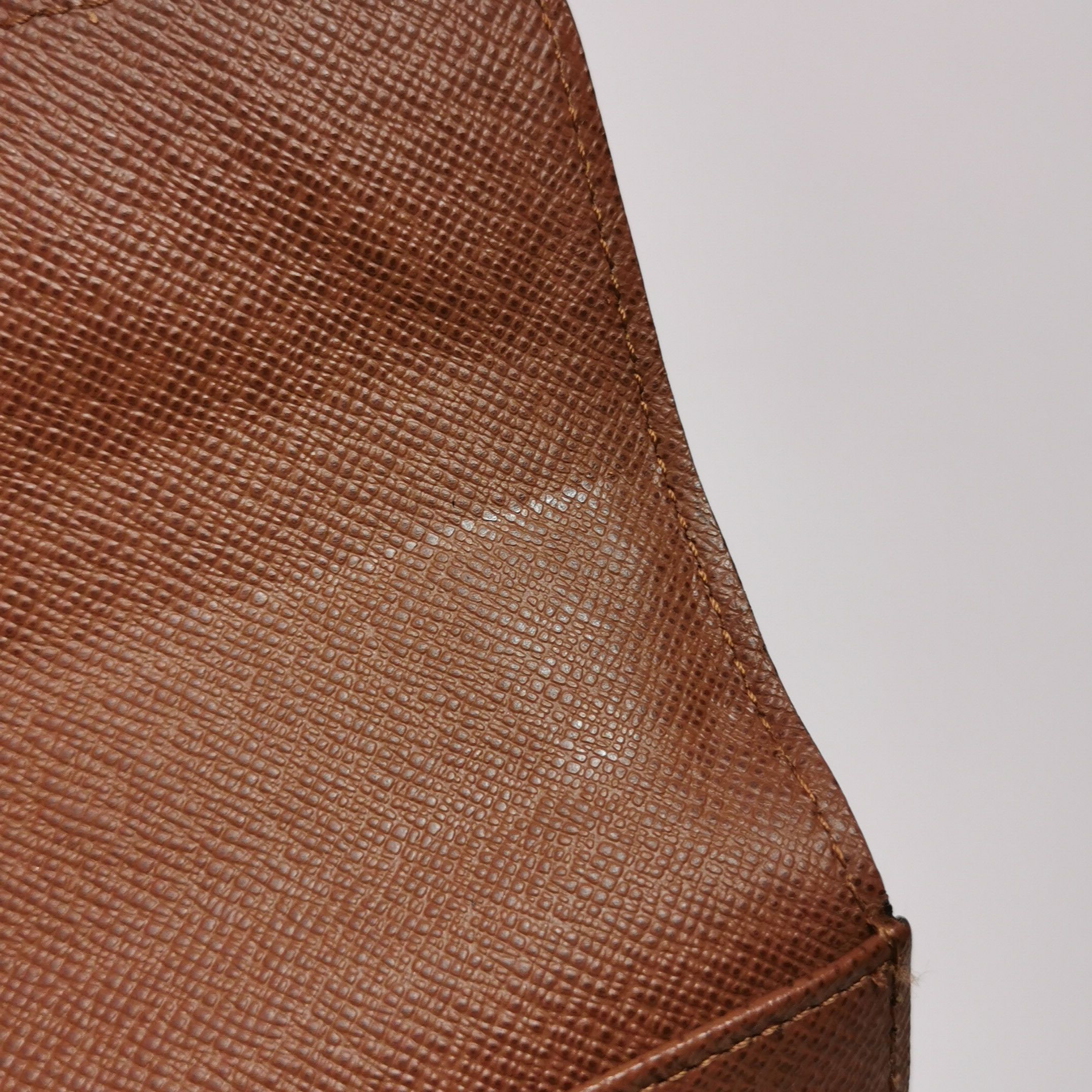 Louis Vuitton Louis Vuitton (LV) Joey cowhide vegetable tanned leather Mo Size ONE SIZE - 8 Thumbnail
