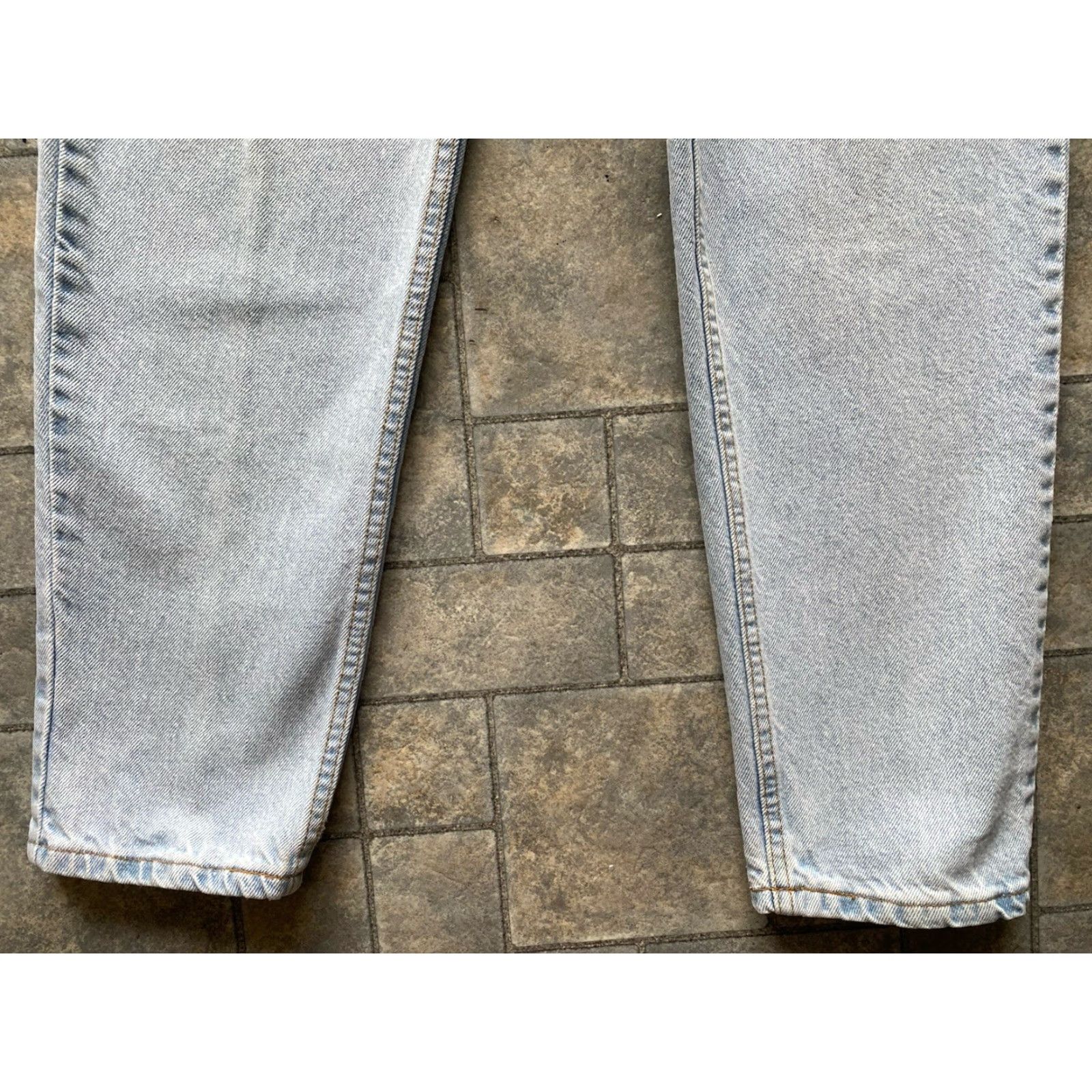 Levi's VINTAGE Levi’s 521 Womens Jeans Tapered Long 12 Light Blue USA 90s Made in USA Womens Size 34" / US 12 / IT 48 - 2 Thumbnail