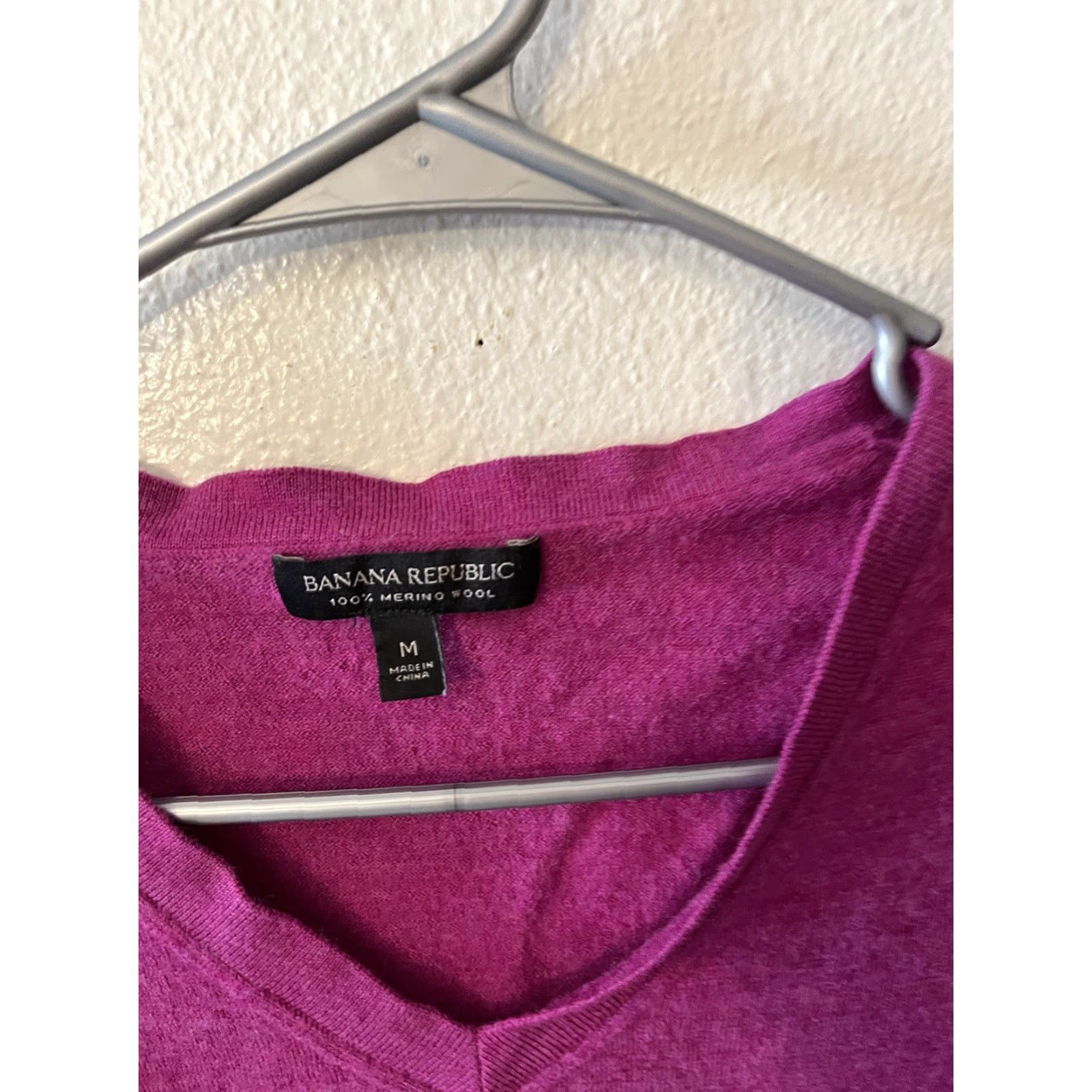 Banana Republic Banana Republic Sweater Mens M Pullover V-Neck Wool 00% Merino Purple Regular Knit Shirt? Size US M / EU 48-50 / 2 - 2 Thumbnail