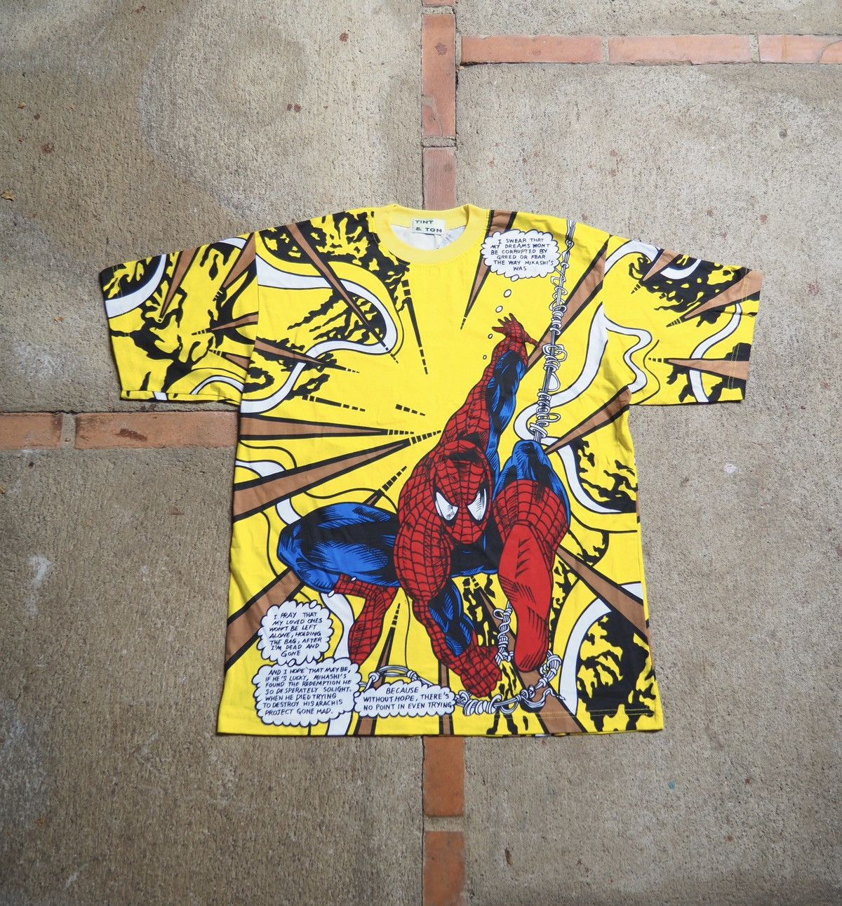 Vintage Vintage 90’s Tint &Ton bootleg AOP Marvel, Spiderman Tee, XL Size US XL / EU 56 / 4 - 1 Thumbnail