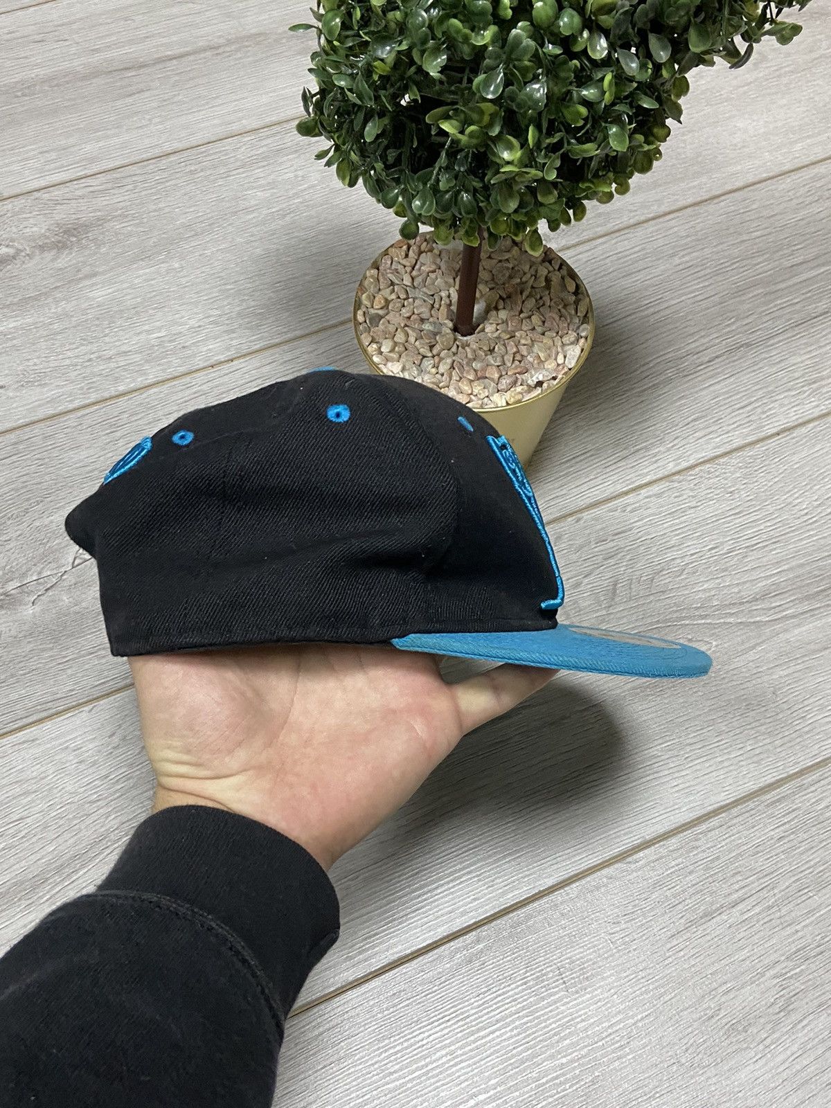 October's Very Own OVO XO 🦉 vintage big logo wool SnapBack Drake cap Size ONE SIZE - 2 Thumbnail