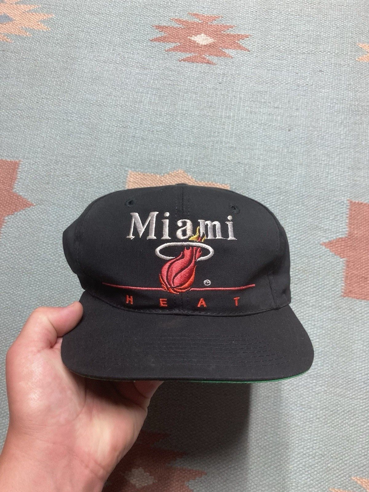 Vintage SnapBack hat Miami heat twins logo black dome basketball NBA Size ONE SIZE - 2 Thumbnail