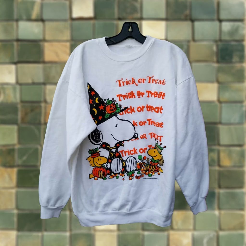 Peanuts VINTAGE Peanuts Halloween white Crewneck Sweatshirt Snoopy XL-2XL Sweatshirt Mens Pullover White, Puff Paint, 90s Size US XL / EU 56 / 4 - 1 Thumbnail