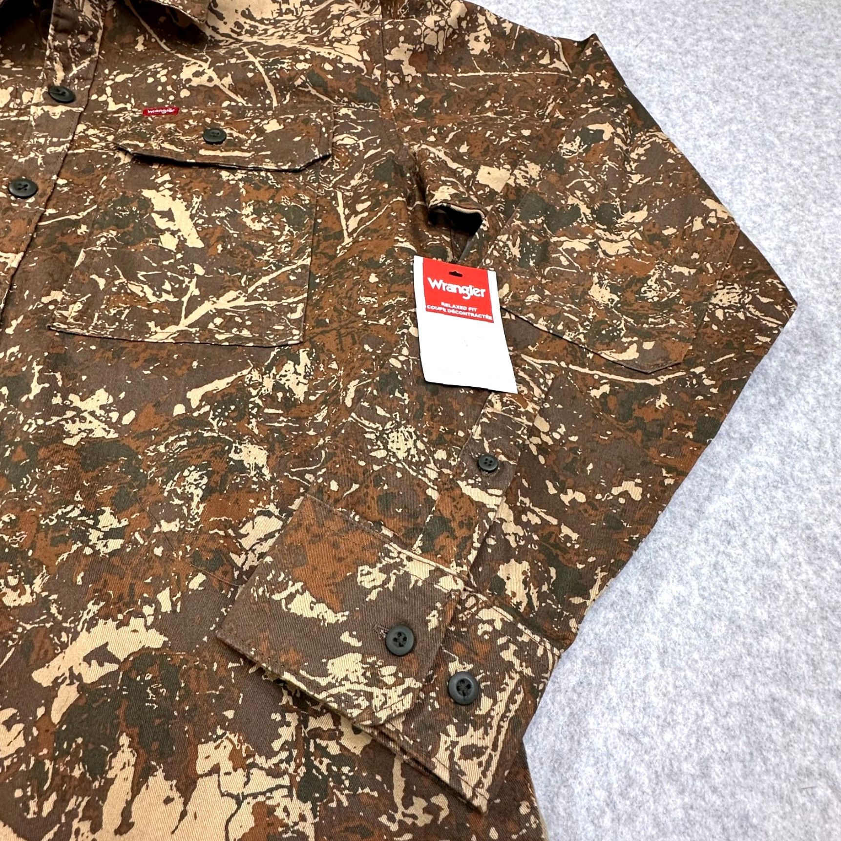 Wrangler VINTAGE Wrangler Camouflage Mens M Long Sleeve Button-Up Relaxed Fit NWT Size US M / EU 48-50 / 2 - 5 Thumbnail