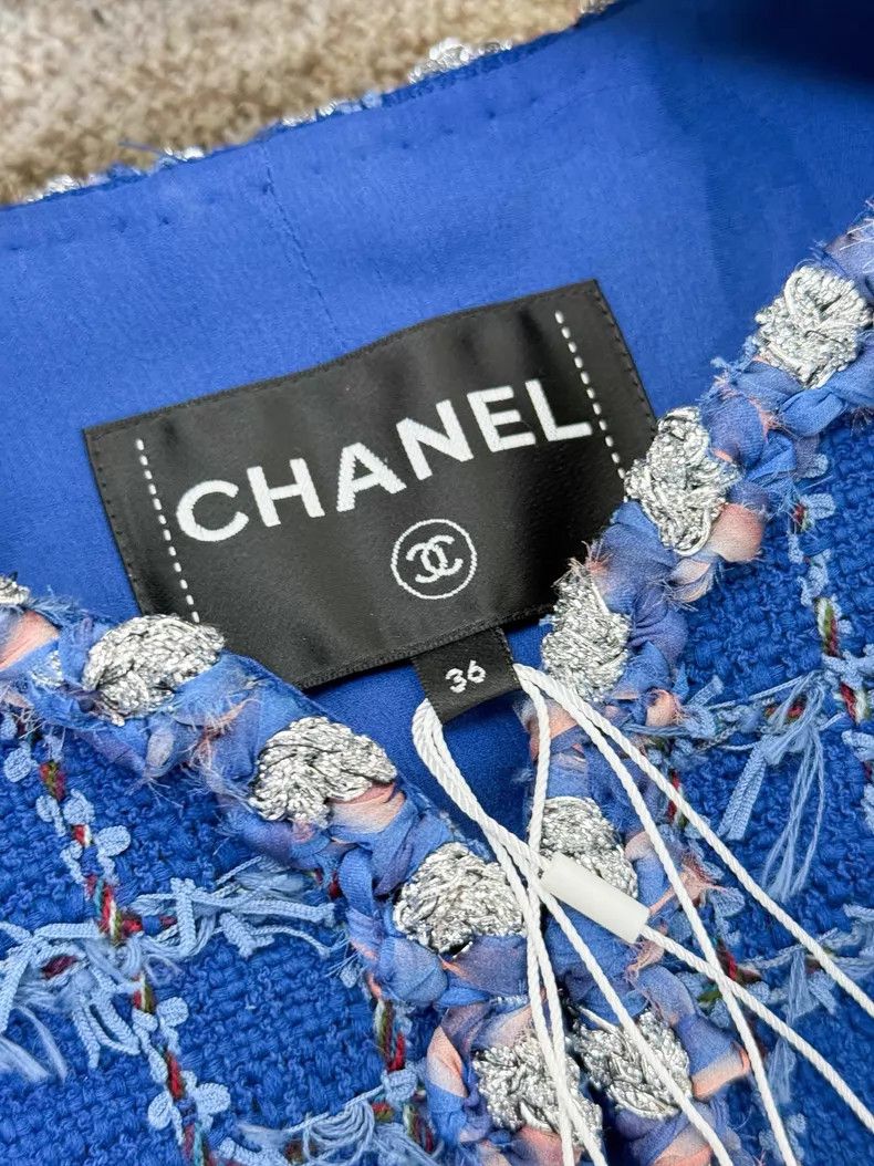 Chanel Chanel Plaid four-pocket tweed long-sleeved jacket Size XS / US 0-2 / IT 36-38 - 6 Thumbnail