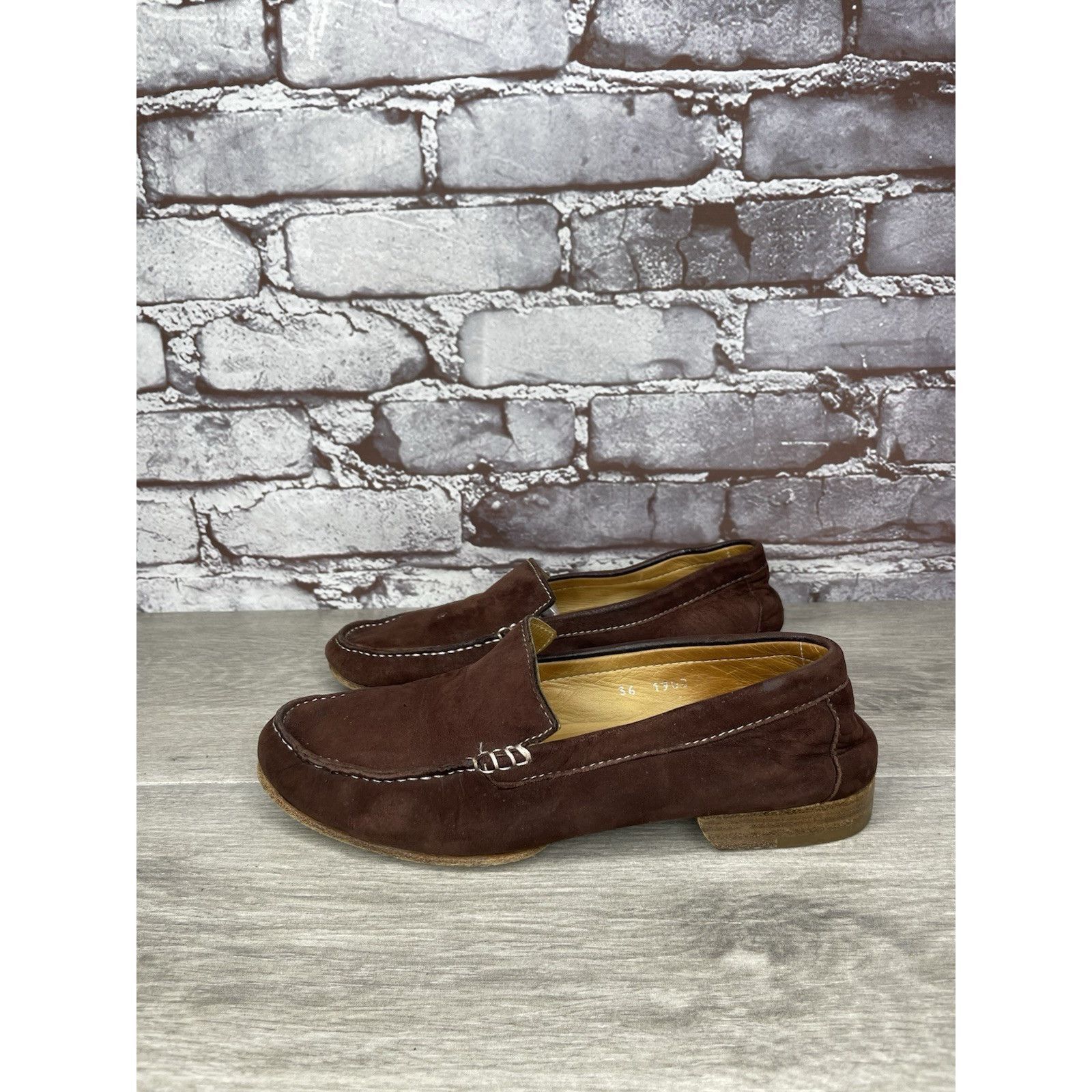 Giorgio Armani Giorgio Armani Brown Suede Loafers Leather Sole Driving Shoe Size US 6 / IT 36 - 1 Thumbnail