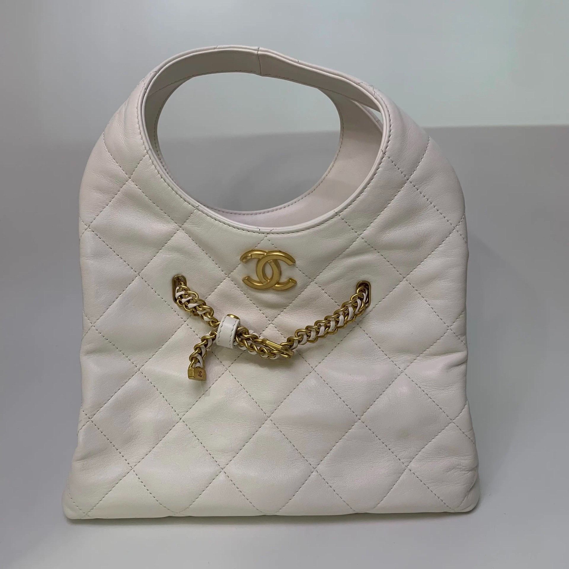 Chanel Pre-loved Bag Very good condition Size ONE SIZE - 1 Thumbnail