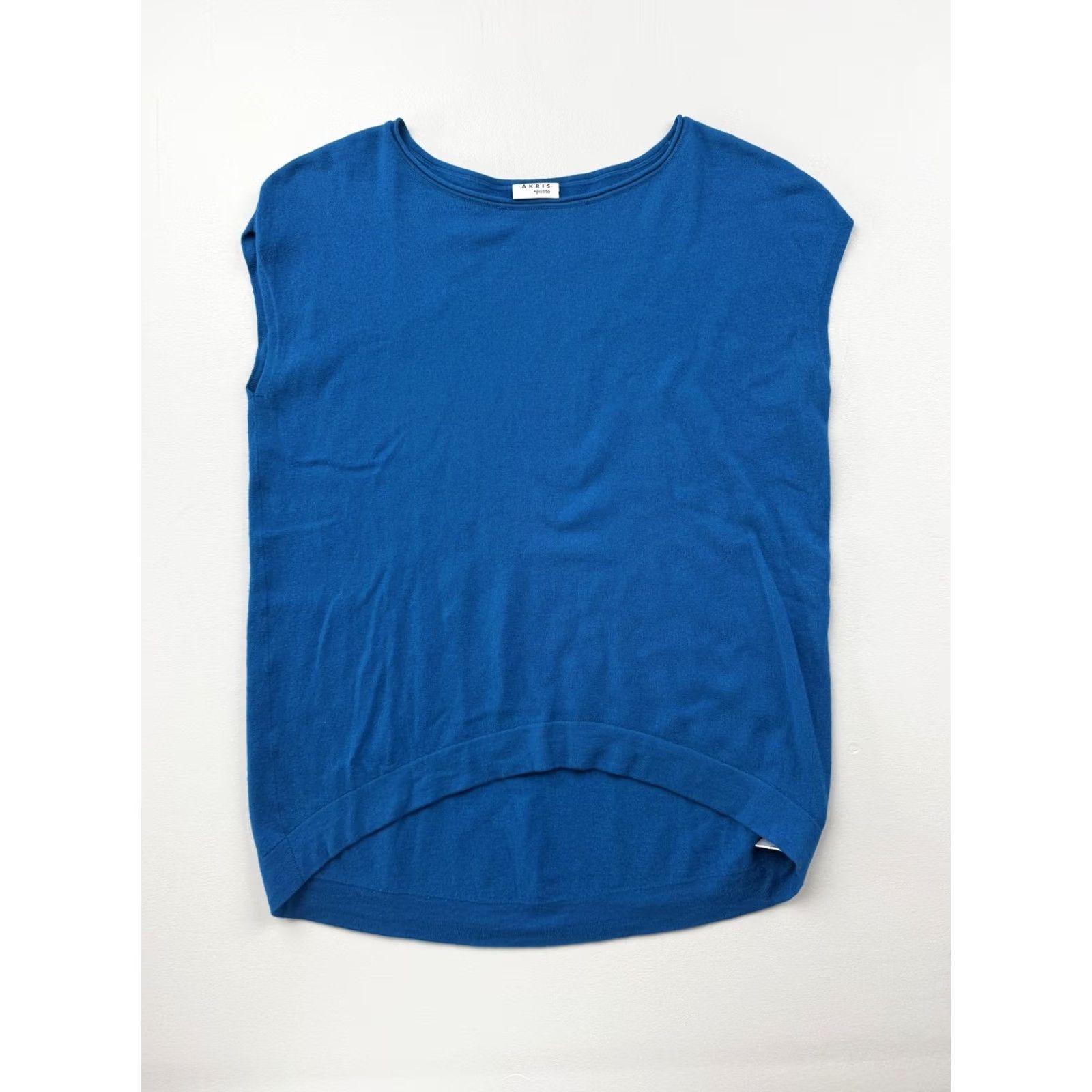 Vintage Akris punto Sweater Tank Womens 10 Blue Boat Neck High-Low Hem Knit Top Sleeveless Casual Lightweight Solid Knit Summer Subtle Cap-Sleeve Womens Size L / US 10 / IT 46 - 2 Thumbnail