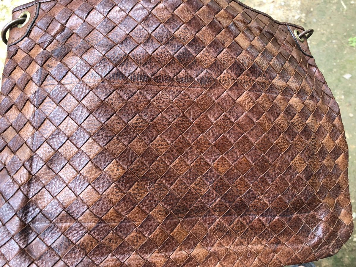 Designer × Genuine Leather × Uniqlo Uniqlo Embroidery Leather Sling Bag Size ONE SIZE - 4 Thumbnail