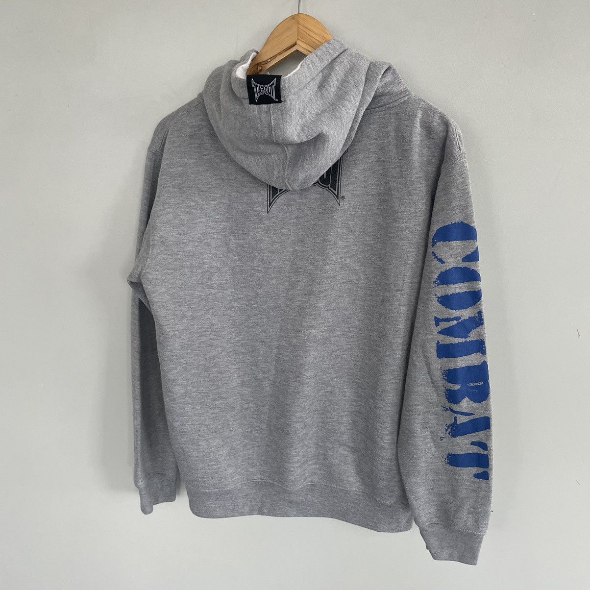 Tapout × Vintage Vintage Tapout Hoodie Gray size M style Y2k Size US M / EU 48-50 / 2 - 7 Thumbnail