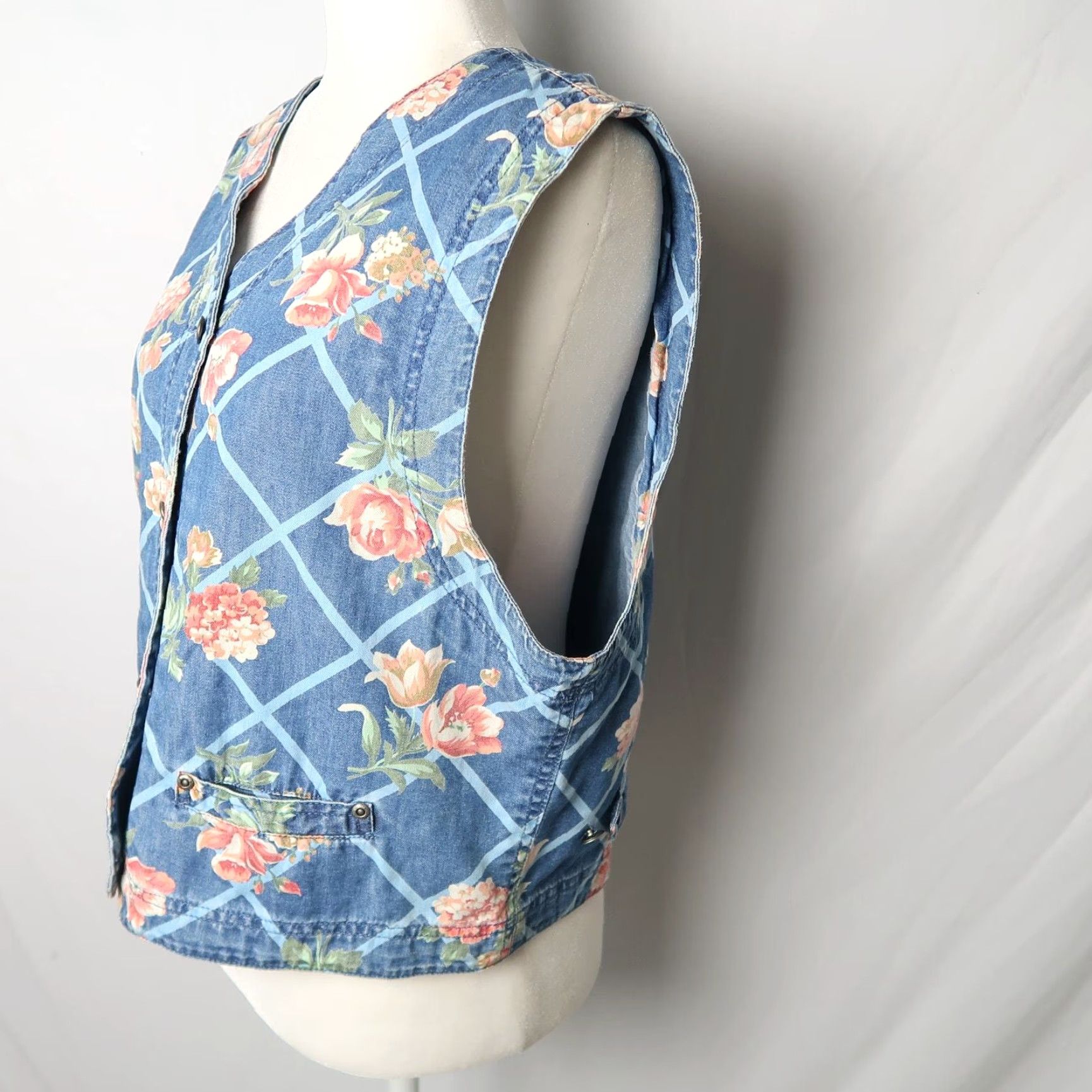 Liz Claiborne VINTAGE Liz Claiborne Vest Denim Flower Print Blue Pink 90s L Womens? Size L / US 10 / IT 46 - 3 Thumbnail