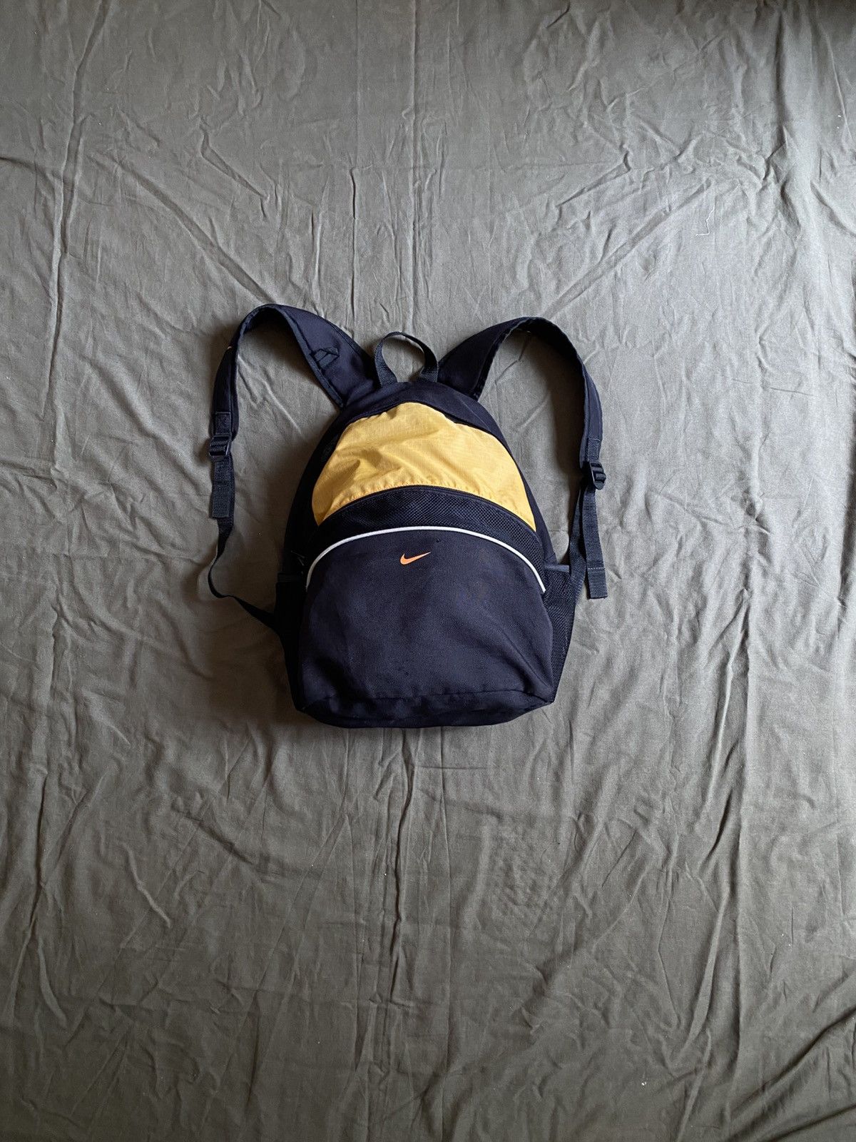 Nike × Vintage Nike Swoosh Vintage Nylon Sk8 Bag Size ONE SIZE - 2 Thumbnail