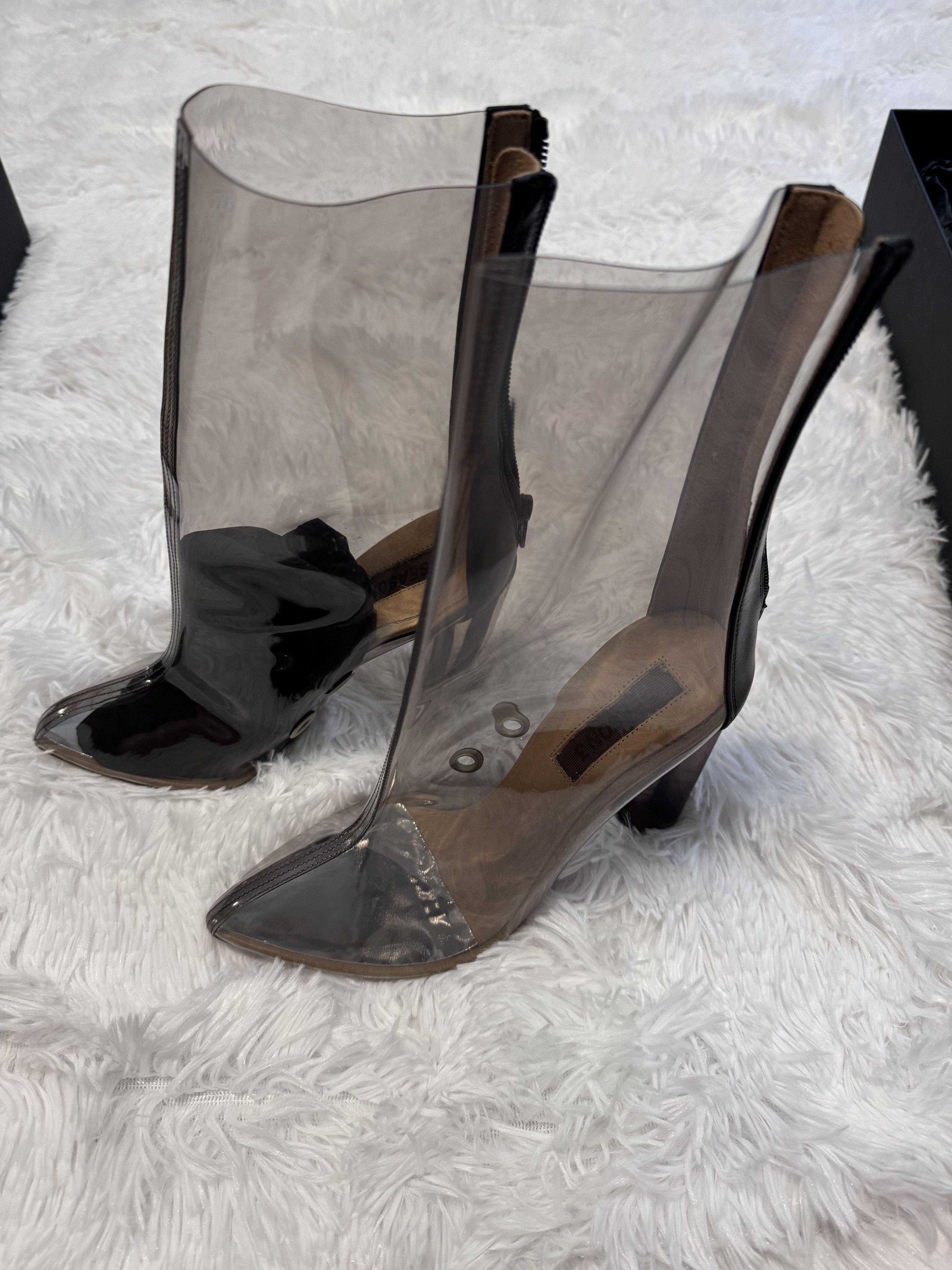 Yeezy Smoke pvc ankle boot-plexi smoked heel Size US 7 / IT 37 - 7 Thumbnail