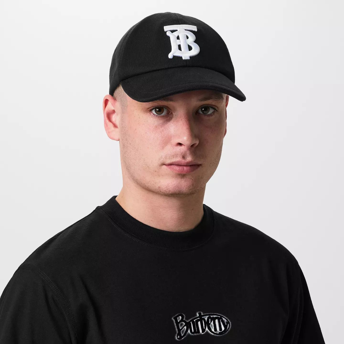 Burberry o1g2r1mq0426 Size: S / Plain Hat / Cap in Black Size ONE SIZE - 2 Thumbnail