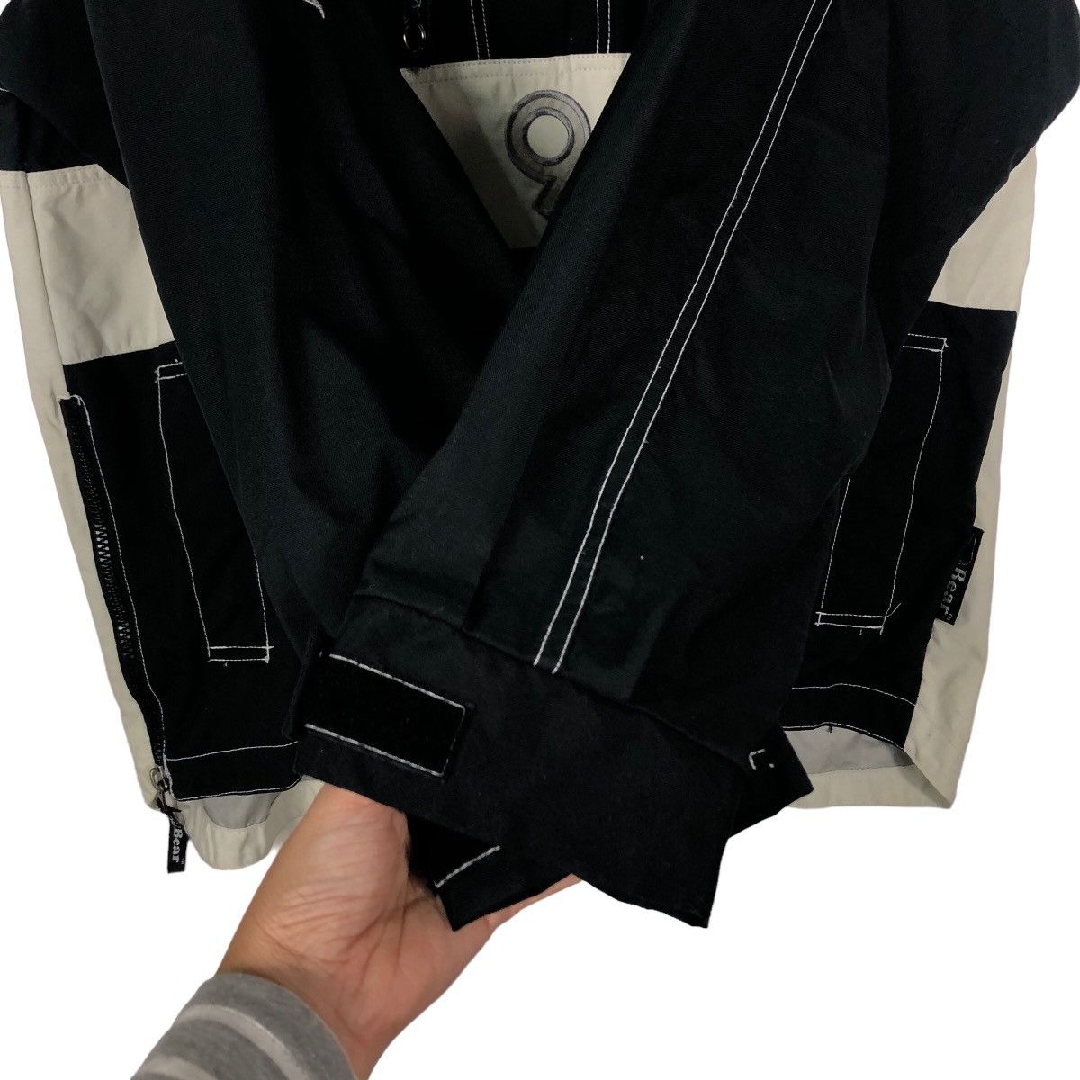 Japanese Brand 🔥90’s Oversized Ski Jacket Bear Hunting Survival Design Size US L / EU 52-54 / 3 - 8 Thumbnail
