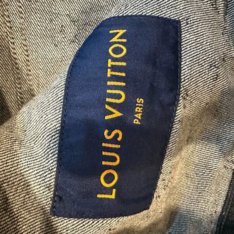 Louis Vuitton Louis Vuitton Solid monogrammed lapel long-sleeve denim ja Size US S / EU 44-46 / 1 - 5 Thumbnail