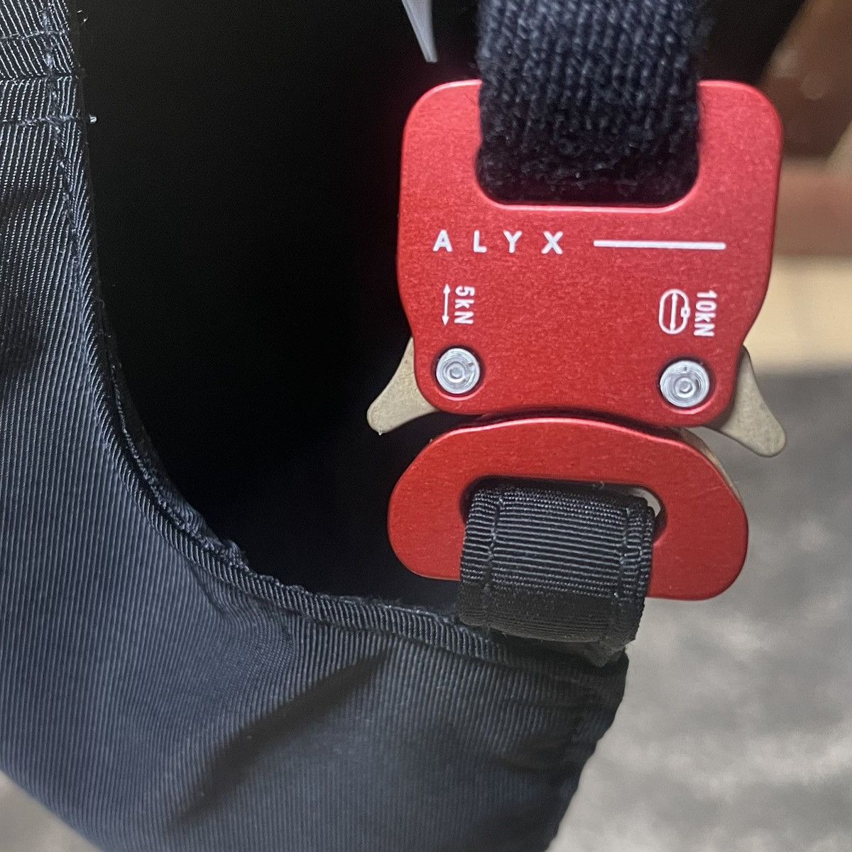 1017 ALYX 9SM 1017 Alyx 9SM Nylon 6 Panel Red Buckle Cap Size ONE SIZE - 5 Thumbnail