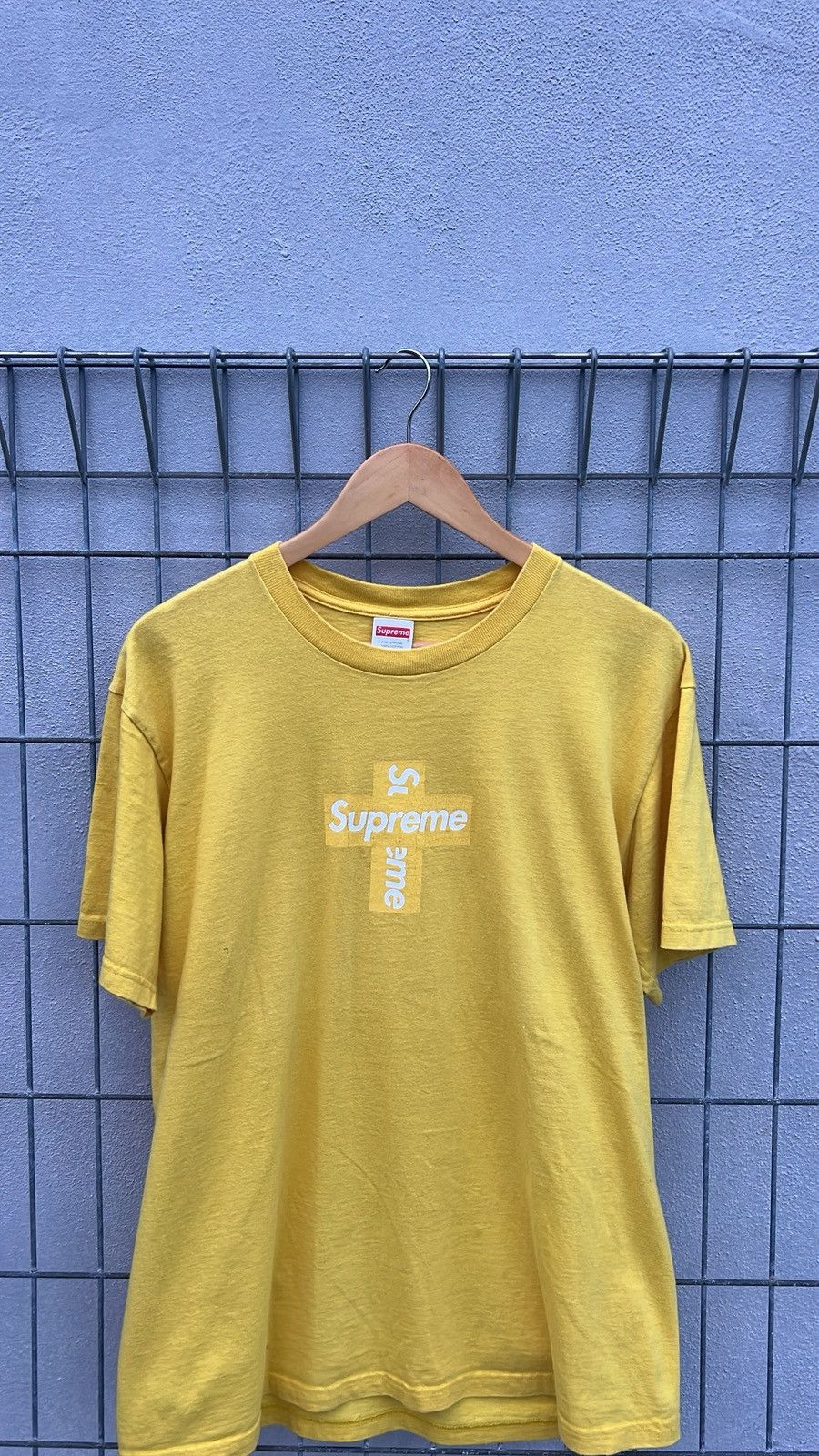Supreme Supreme Size US M / EU 48-50 / 2 - 1 Thumbnail