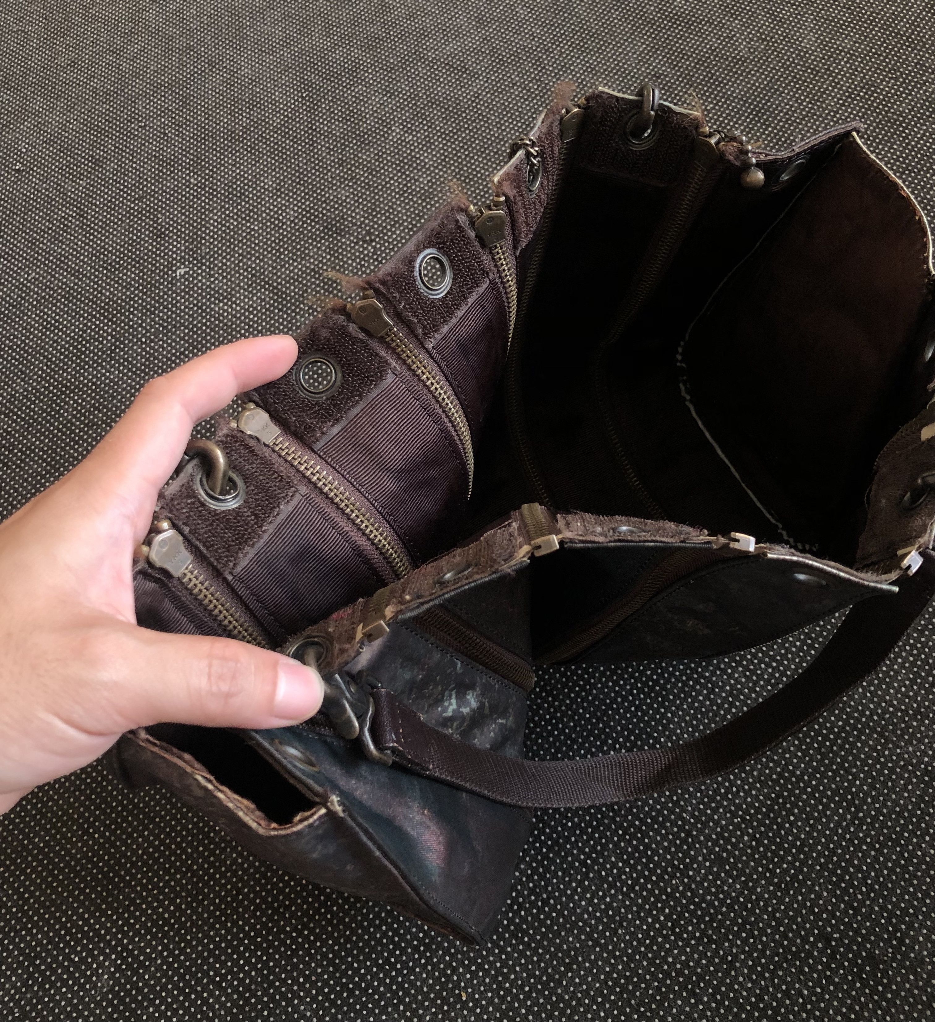 Jean Paul Gaultier GRAIL🔥FW1995 “CYBER” HOLOGRAPHIC MULTI ZIP BONDAGE BAG Size ONE SIZE - 20 Thumbnail