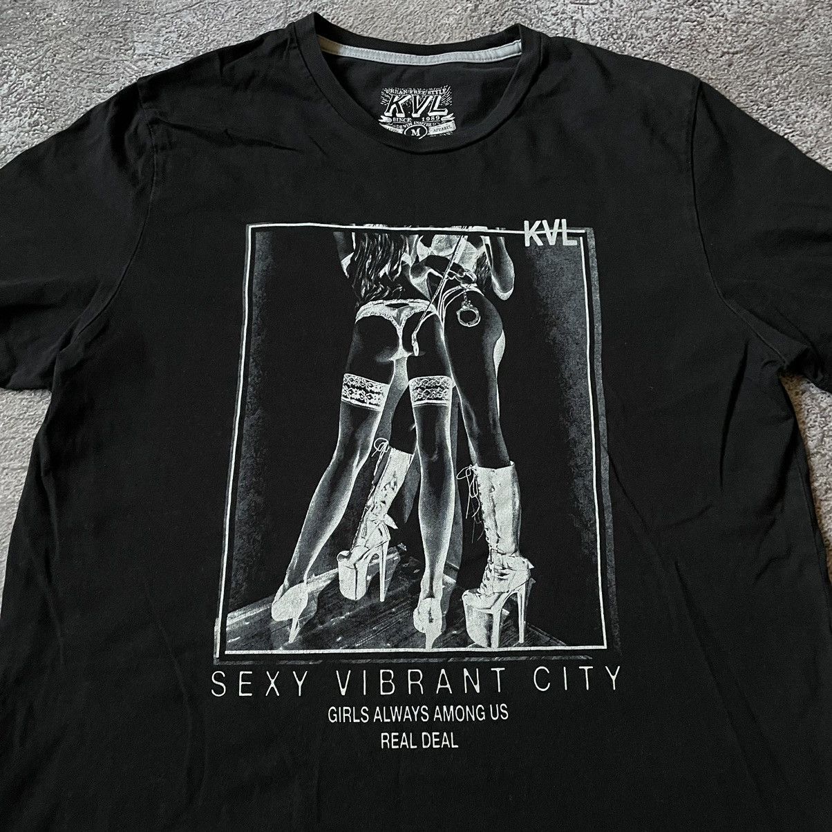 Vintage Vintage Y2K Graphic Tee Dark Aesthetic Underground Streetwea Size US M / EU 48-50 / 2 - 3 Thumbnail