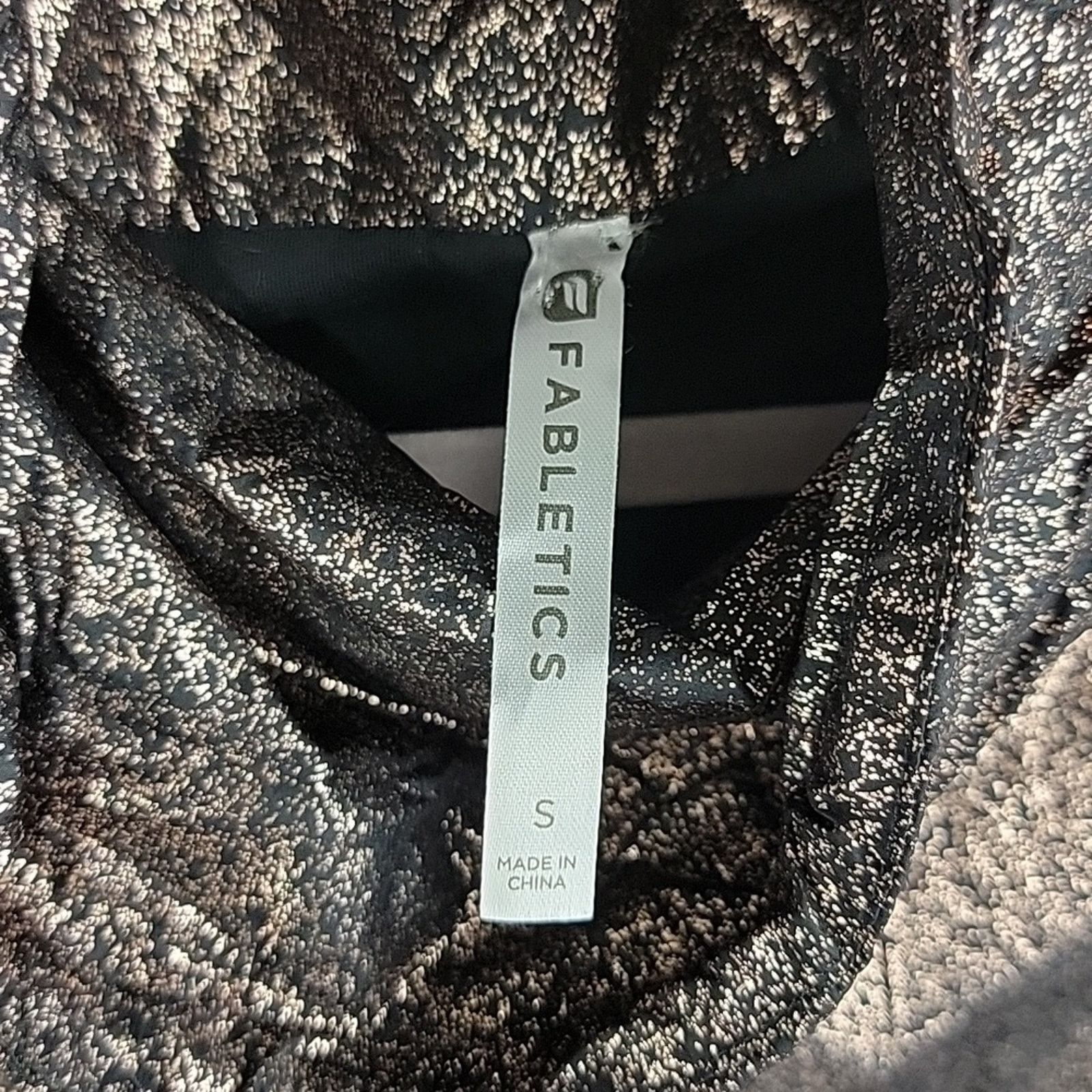 Fabletics Fabletics Black Rose Gold Vest Size Small Size S / US 4 / IT 40 - 5 Thumbnail