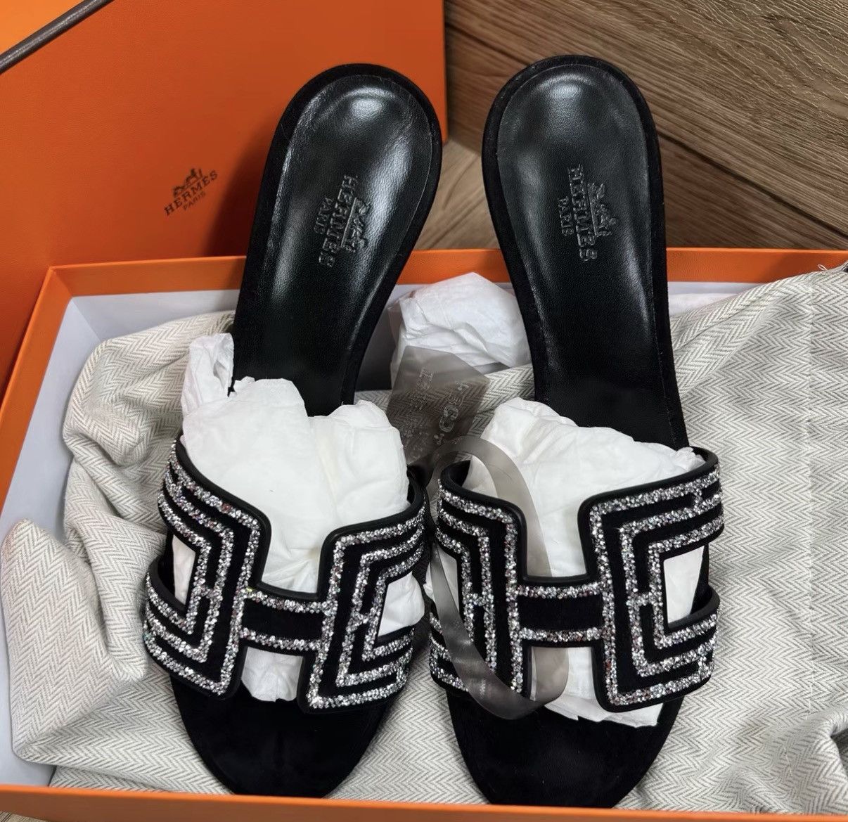 Hermes Hermès Oasis Black & Silver Crystal H Slippers J41 Size US 7 / IT 37 - 2 Thumbnail