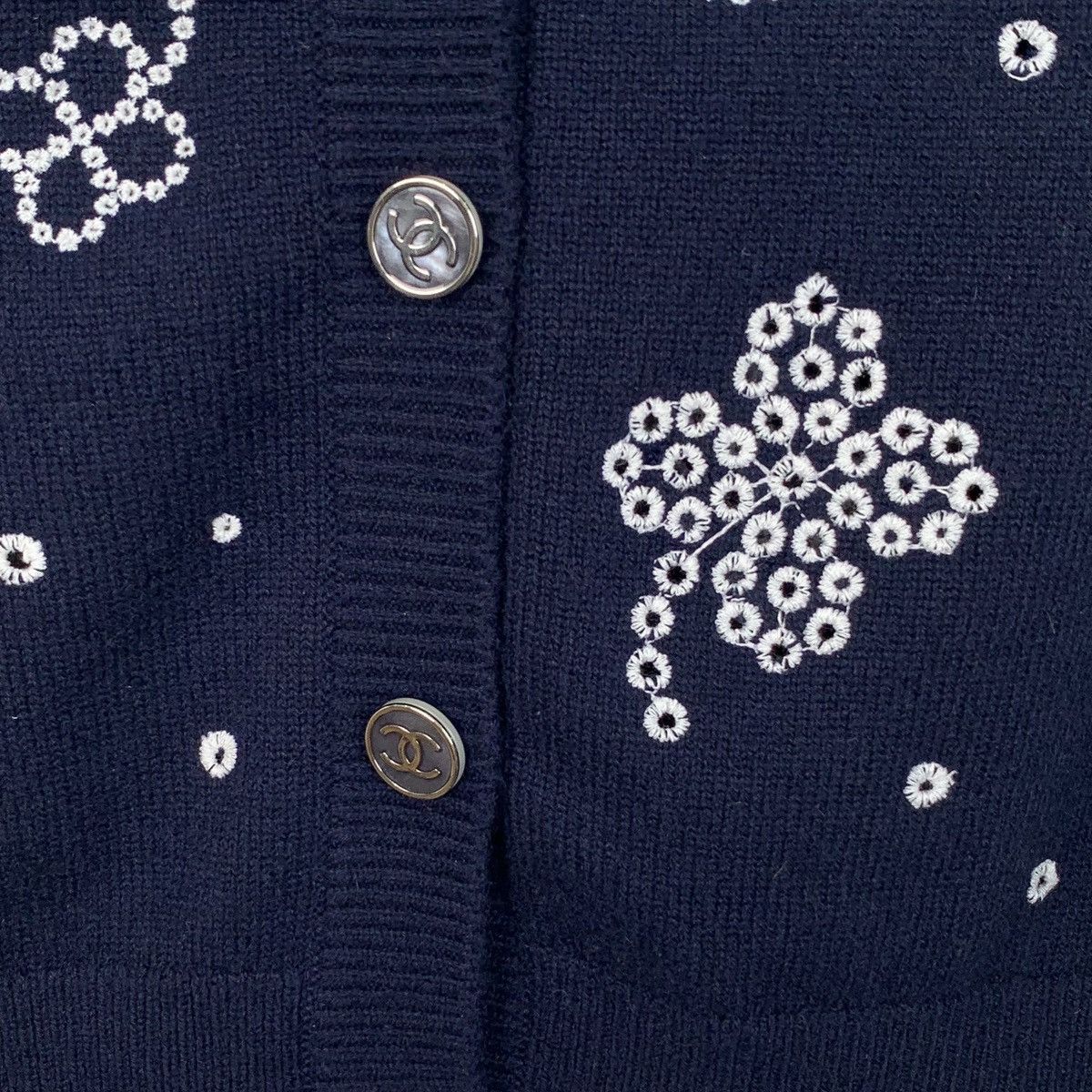 Chanel Chanel navy blue logo embroidered cashmere jumper Size XS / US 0-2 / IT 36-38 - 5 Thumbnail