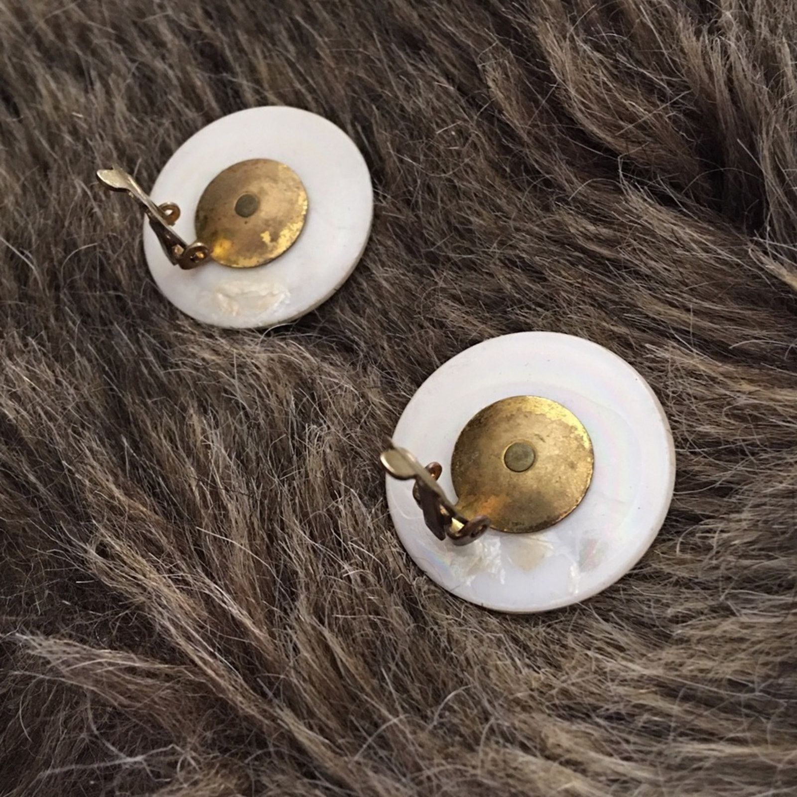 Vintage Vintage 70s faux mother of pearl disc earrings Size ONE SIZE - 5 Thumbnail