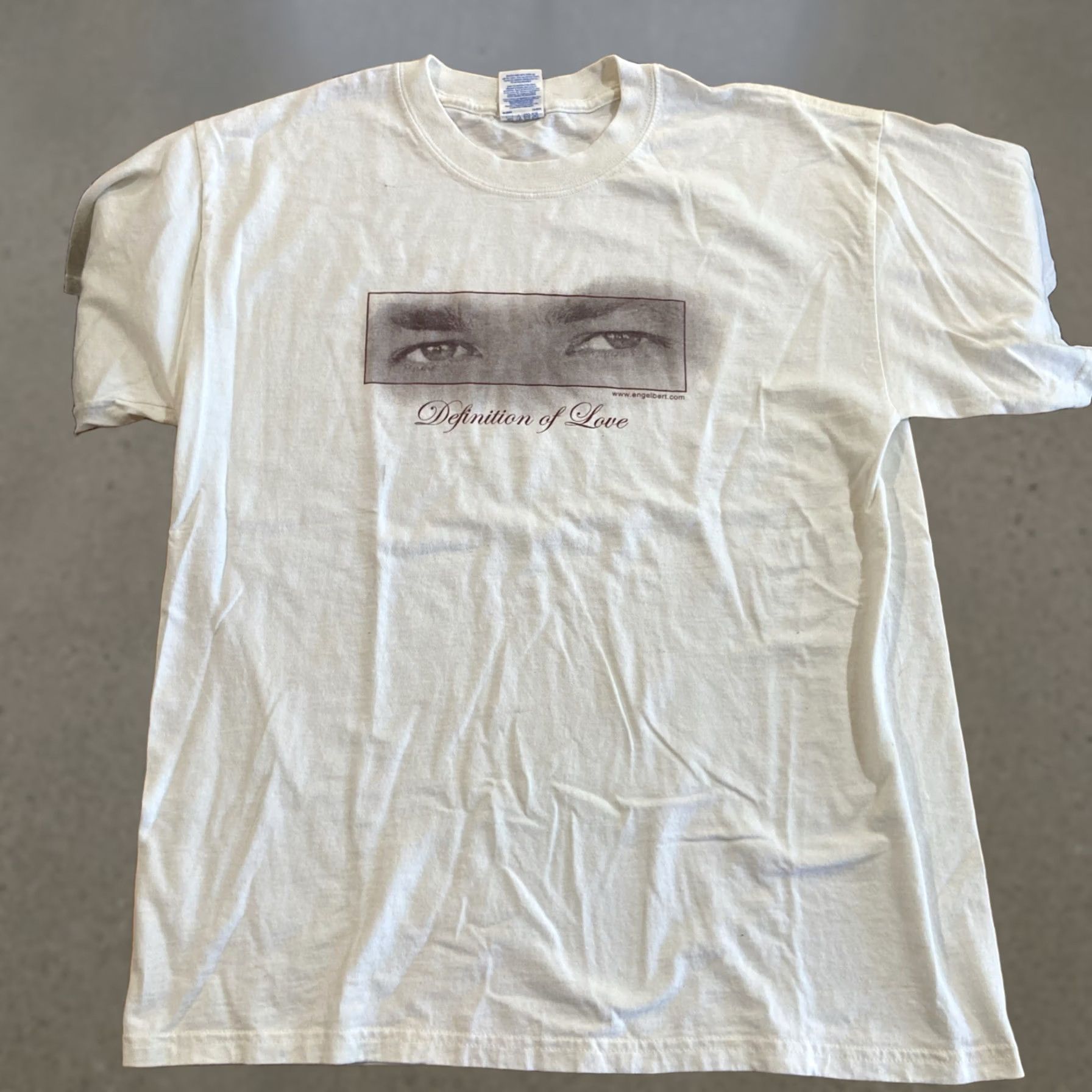 Fruit Of The Loom VINTAGE 2002 Engelbert Humperdinck definition of love T Shirt Large Mens White Cotton 1990s Fruit of the Loom Regular Size L Size US L / EU 52-54 / 3 - 1 Thumbnail