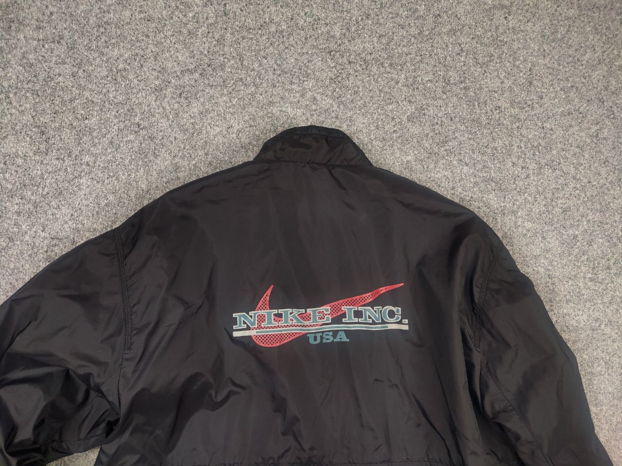 Nike Vintage 90's NIke Inc USa Track Top Zip Nylon Jacket Retro Size US L / EU 52-54 / 3 - 11 Thumbnail