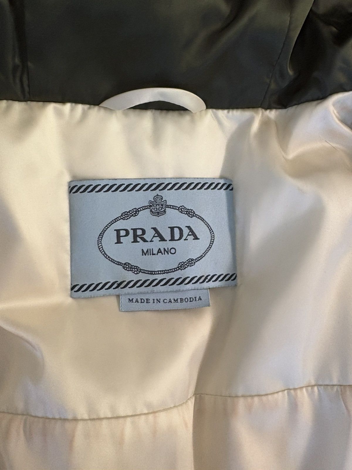 Prada Satin Prada Winter Coat Fox Fur Trim Size M / US 6-8 / IT 42-44 - 11 Thumbnail