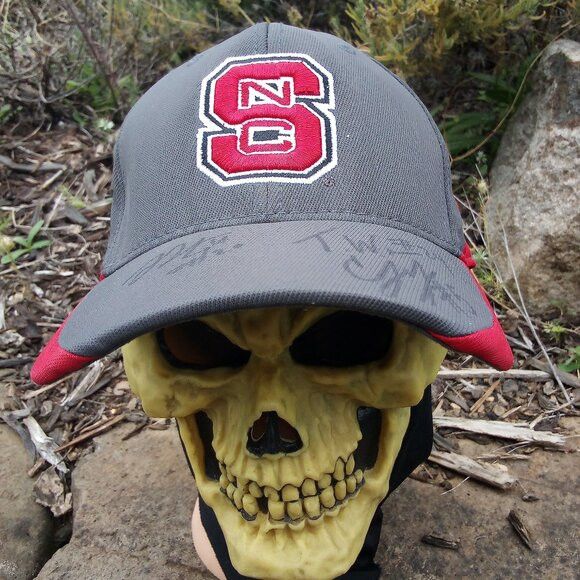 NCAA TOW North Carolina State Wolfpack One Fit Hat Autographs Size ONE SIZE - 1 Thumbnail