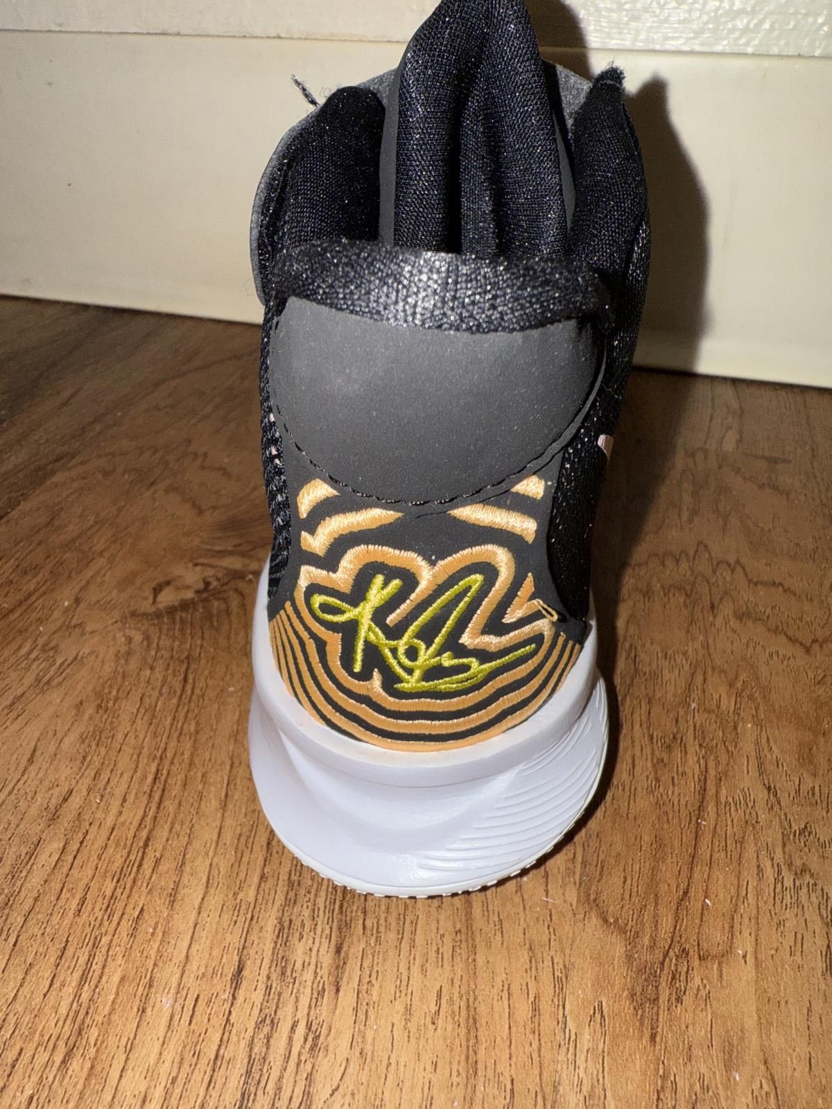 Nike Nike Kyrie 7 Ripple Effect (PS) Size US 5 / EU 37 - 9 Thumbnail