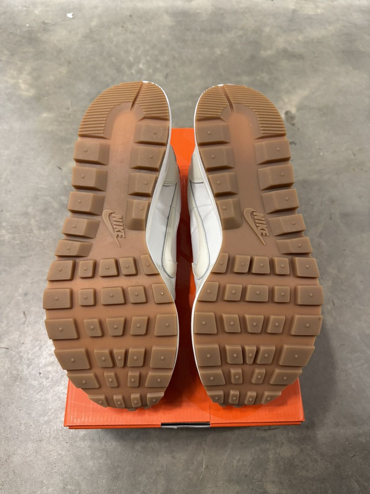 Nike × Sacai Nike x Sacai Vaporwaffle Sail Gum Size 11.5 Size US 11.5 / EU 44-45 - 6 Thumbnail
