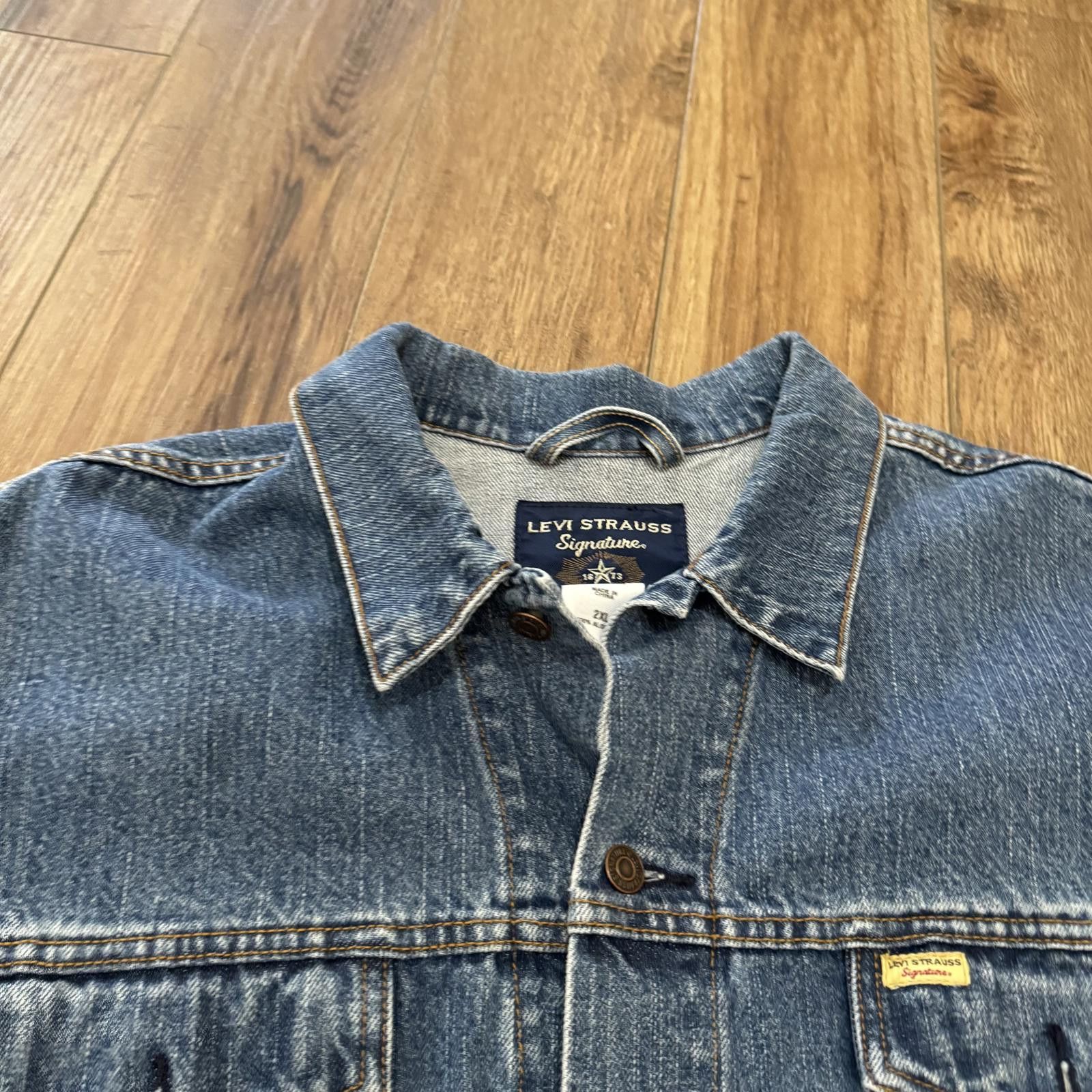 Levi's Vintage Y2K Levi’s Signature Denim Trucker Jacket Size US XXL / EU 58 / 5 - 2 Thumbnail