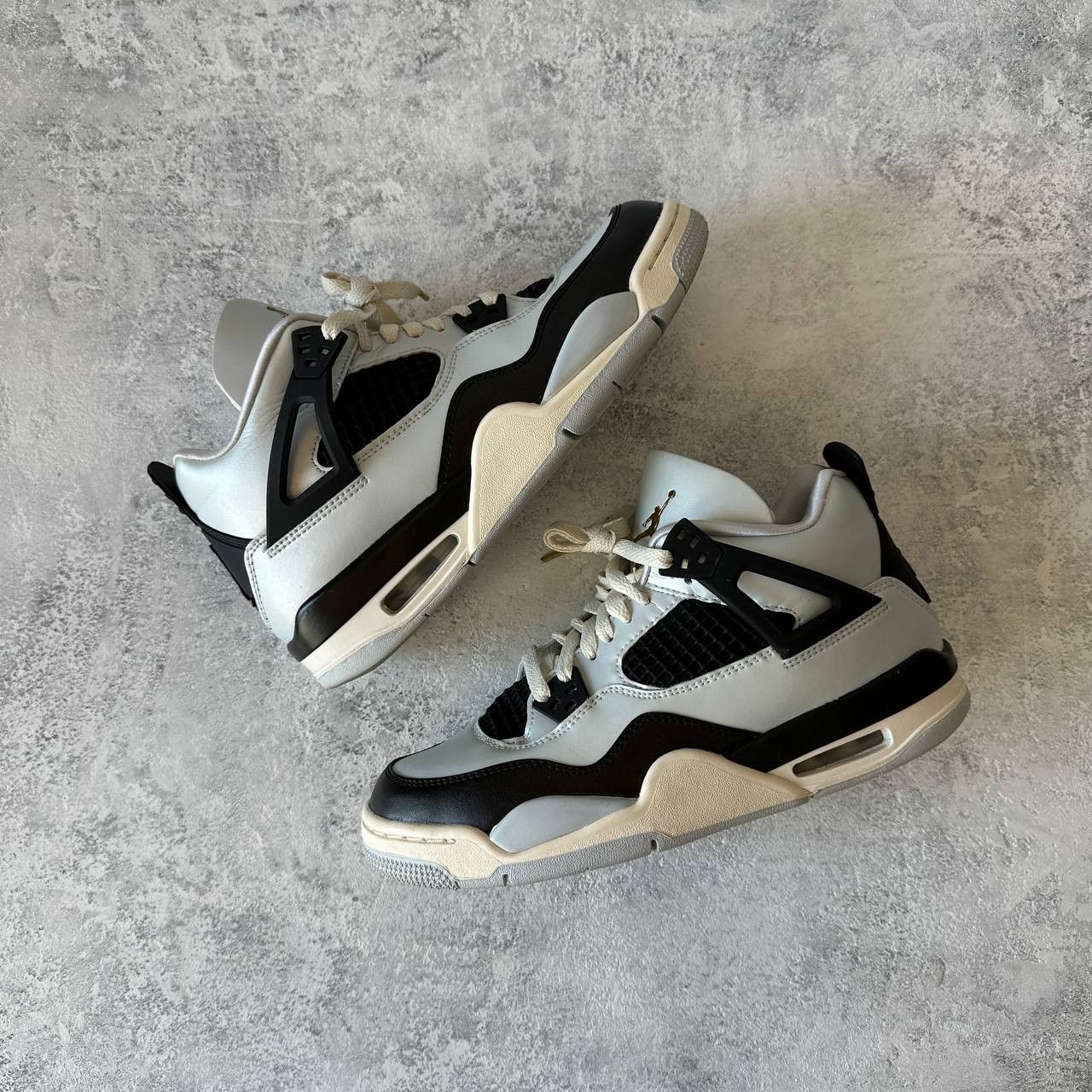 Jordan Brand Jordan 4 Retro Platinum Gold (GS) Size EU 40 Size US 7 / IT 37 - 1 Thumbnail