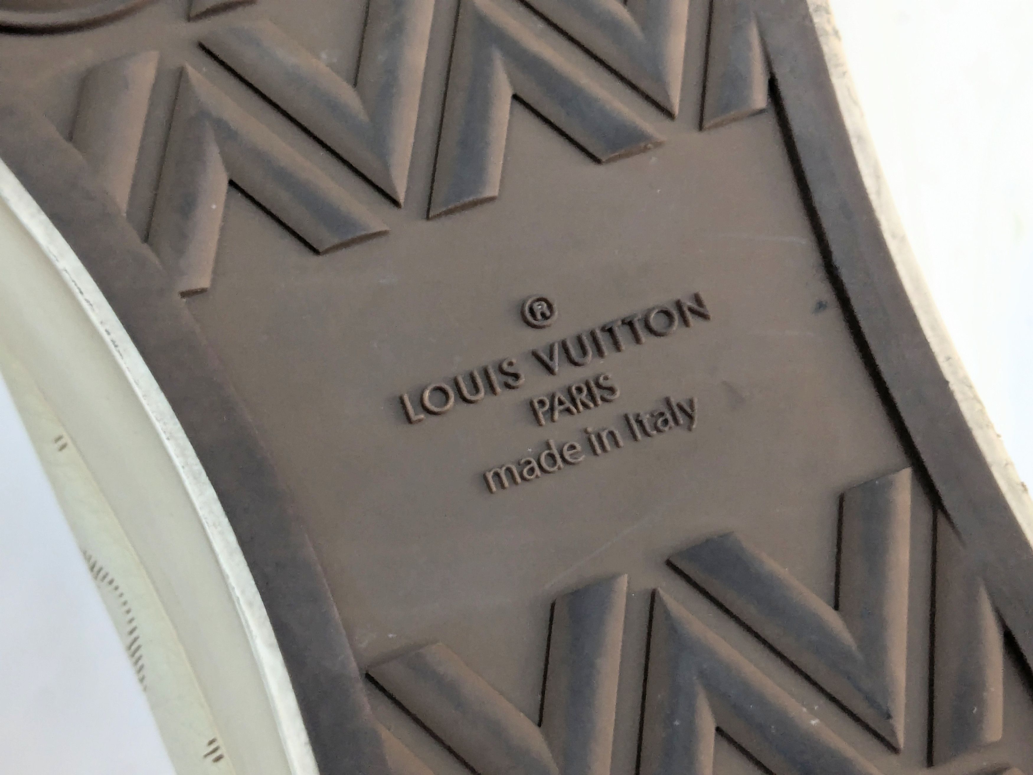 Louis Vuitton Louis Vuitton Sneakers White 10 Monogram Logo High Tops Size US 10 / EU 43 - 24 Thumbnail