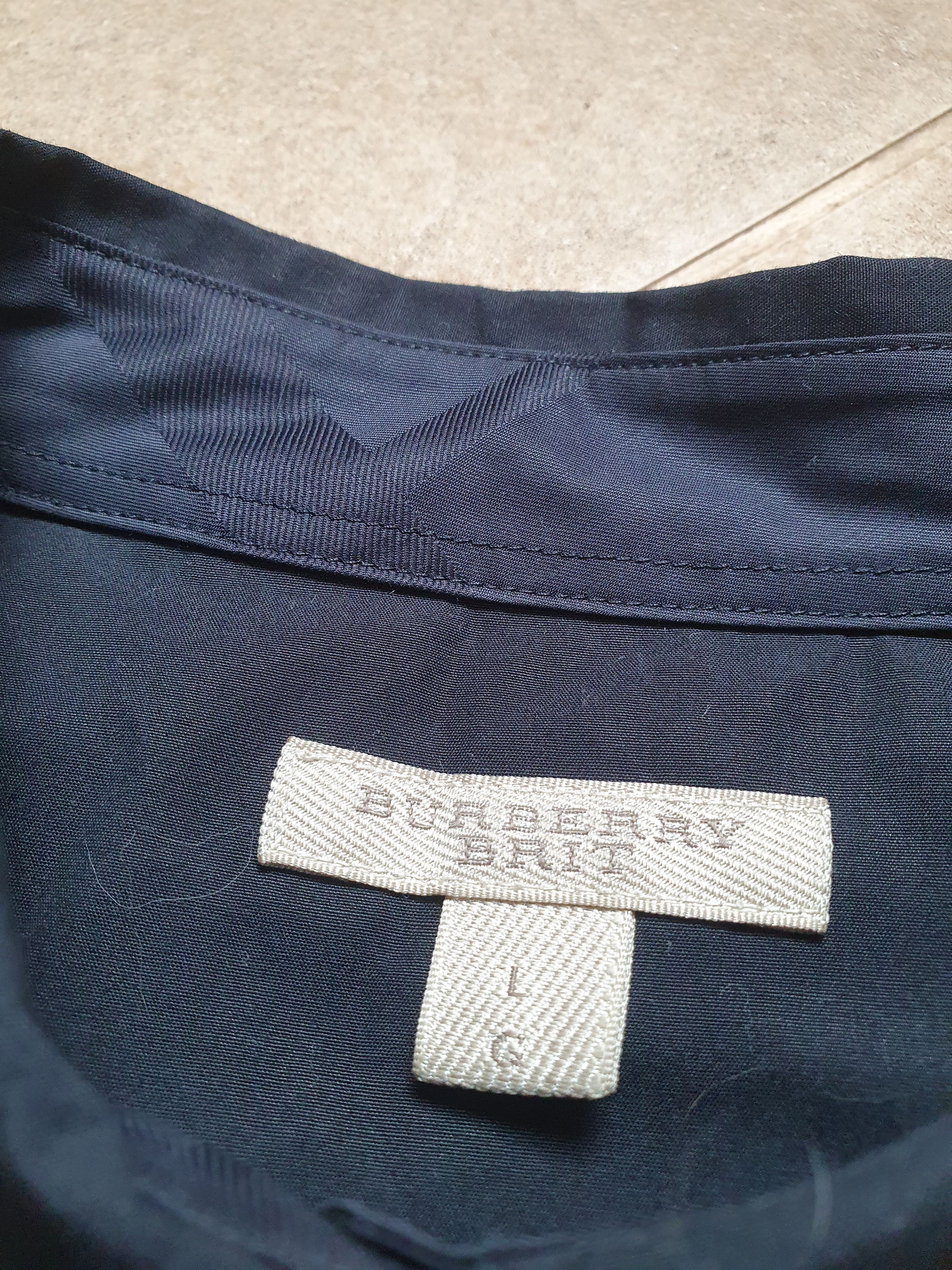Burberry Vintage Burberry shirt women's Size L Black Luxury Size L / US 10 / IT 46 - 10 Thumbnail