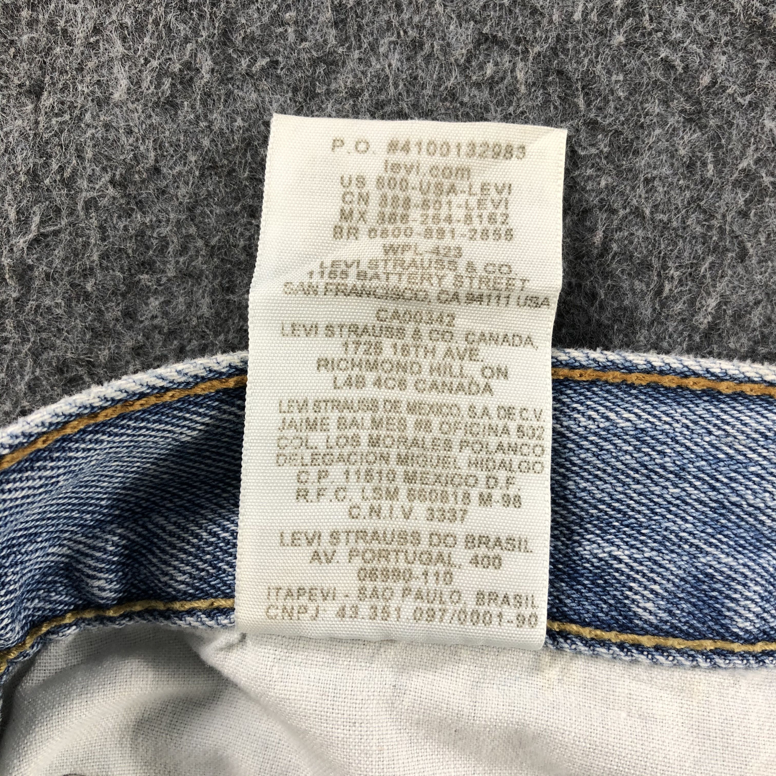 Levi's Vintage Light Wash Levis 505 Jeans-J1265 Size US 35 - 11 Thumbnail