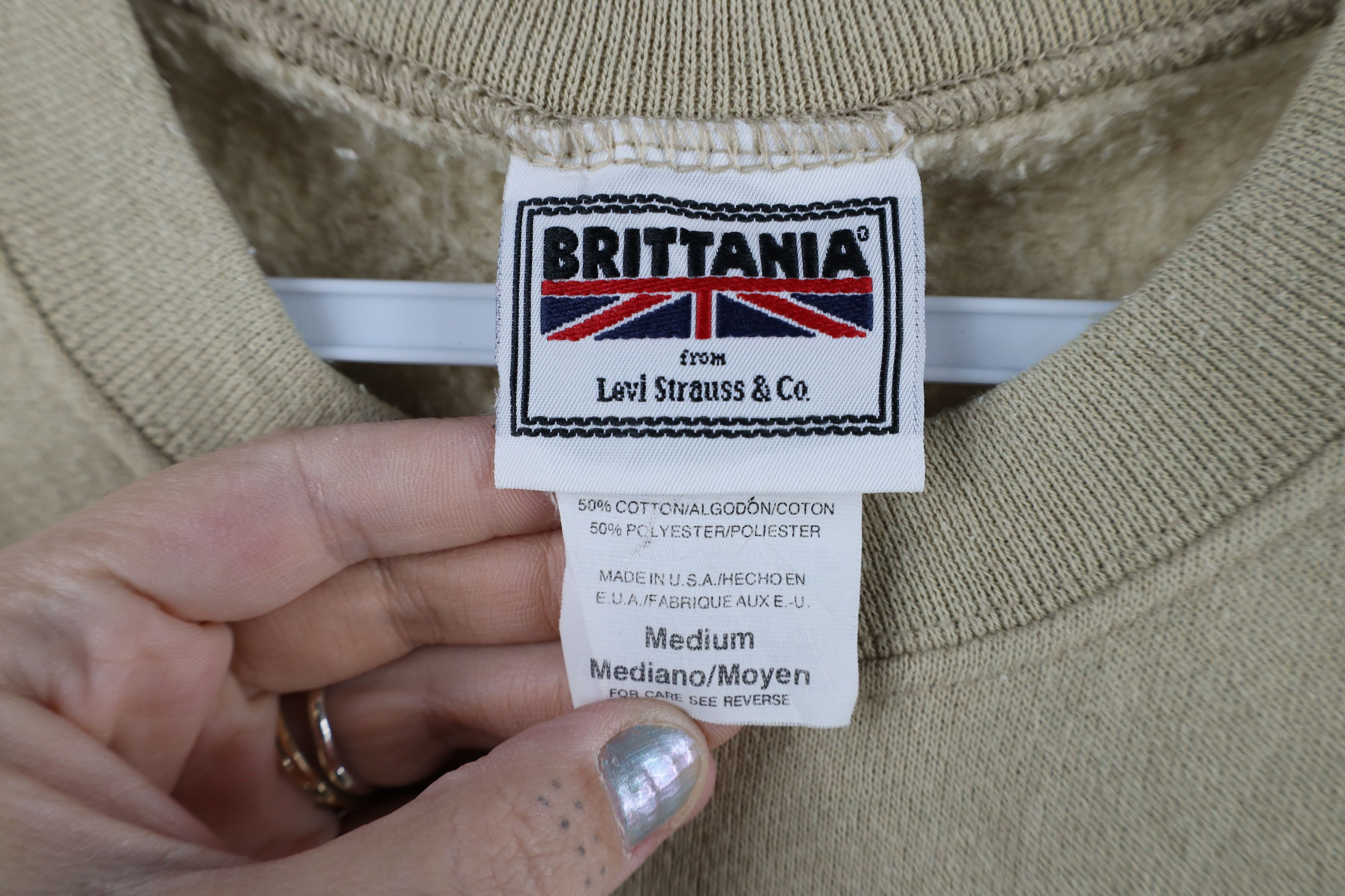 Vintage Vintage 90s Britannia Levis Crewneck Sweatshirt Beige USA Size US M / EU 48-50 / 2 - 5 Thumbnail