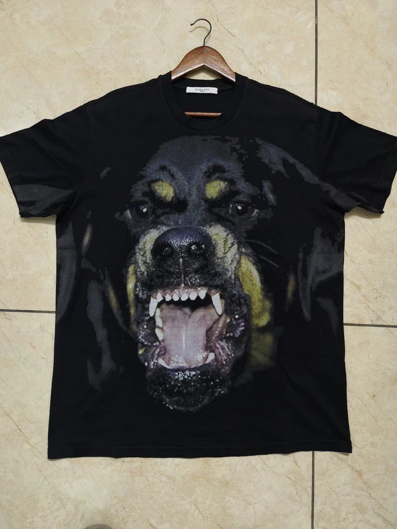 Givenchy Givenchy Short Sleeve, Size S Oversize Fit Size US S / EU 44-46 / 1 - 1 Thumbnail